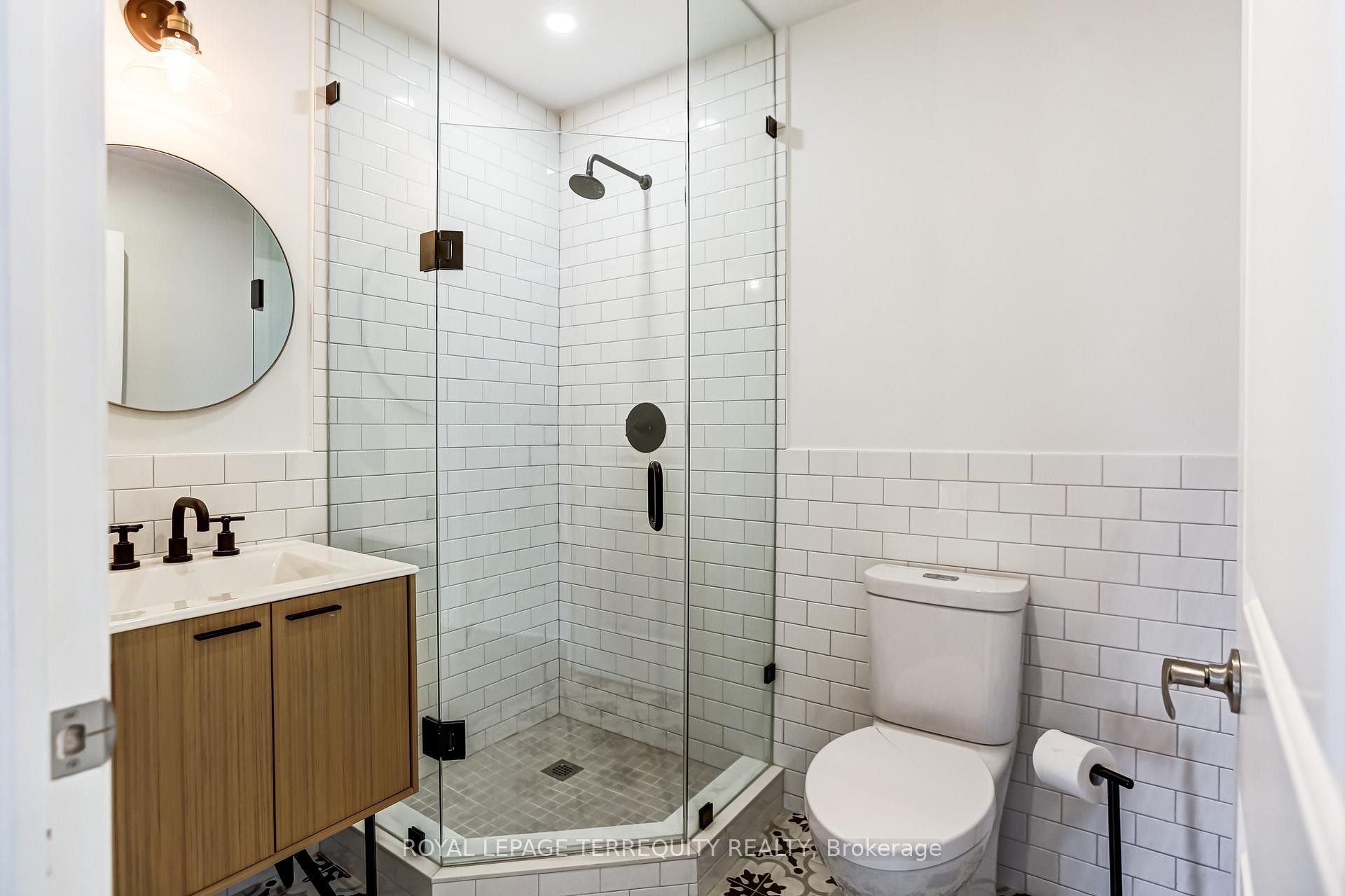 









245


Dalesford

Road, 422,
Toronto,




ON
M8Y 4H7

