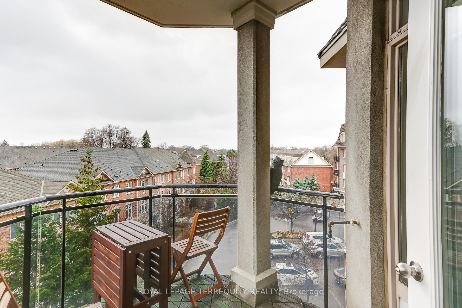 









245


Dalesford

Road, 422,
Toronto,




ON
M8Y 4H7

