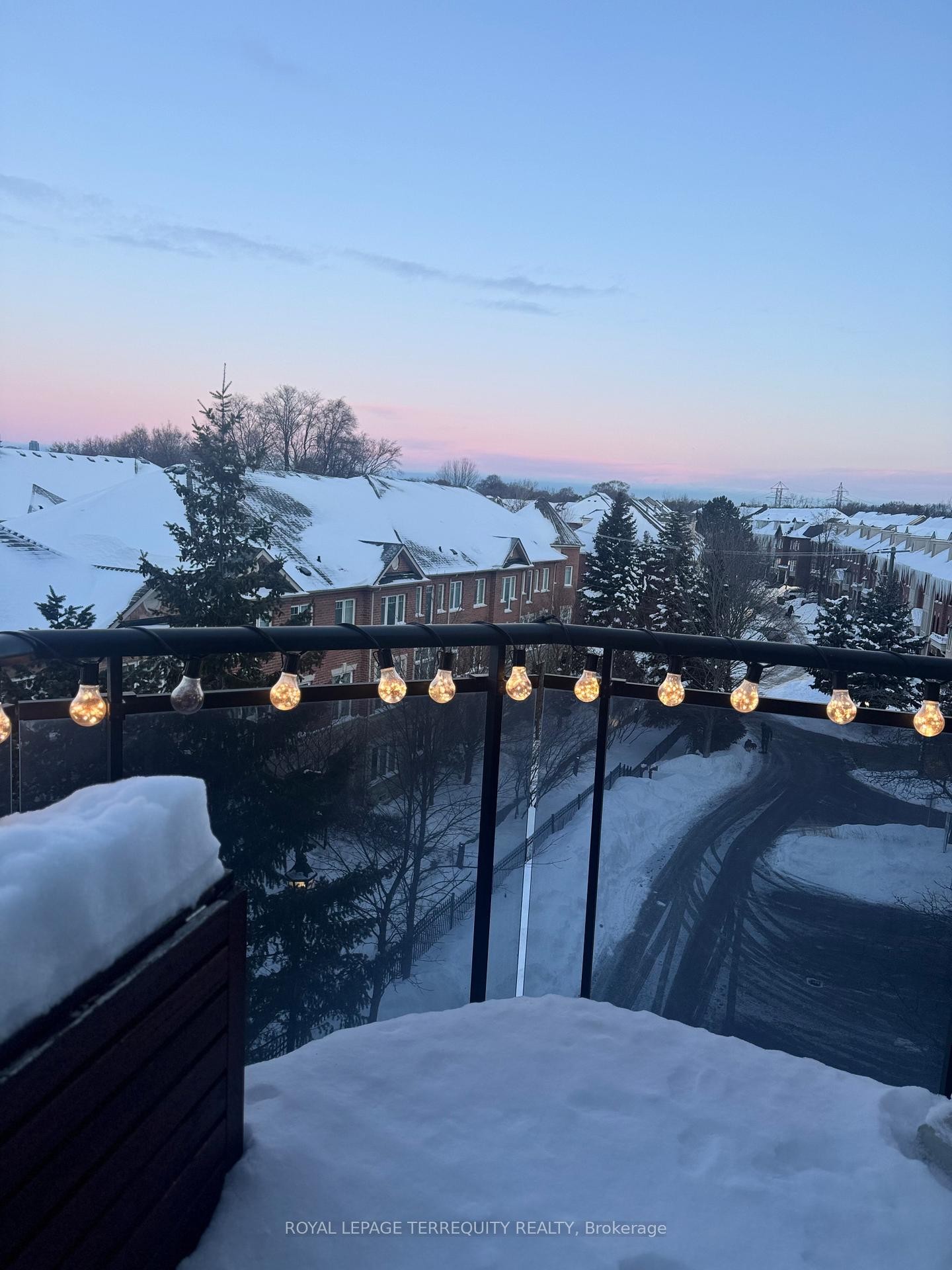 









245


Dalesford

Road, 422,
Toronto,




ON
M8Y 4H7

