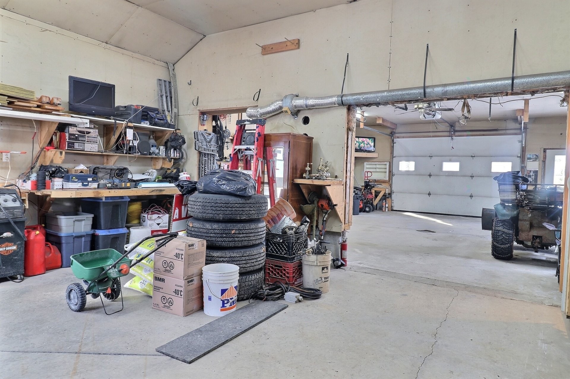 









69


Ch. de Blue Sea

,
Gracefield,




QC
J0X1W0

