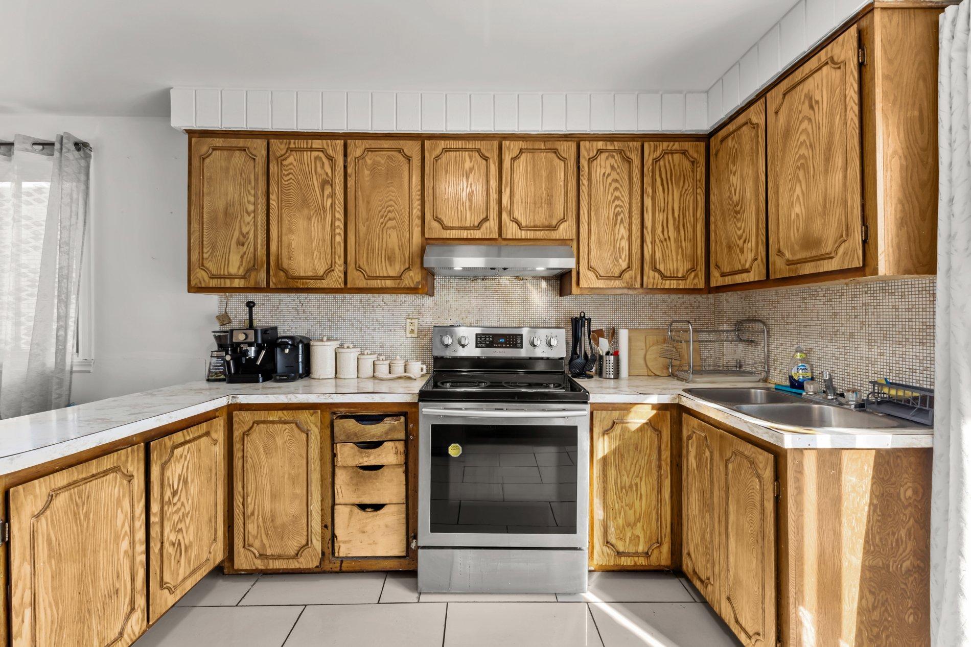 









7360

 - 7366


Av. de la Nantaise

,
Montréal (Anjou),




QC
H1M1B5

