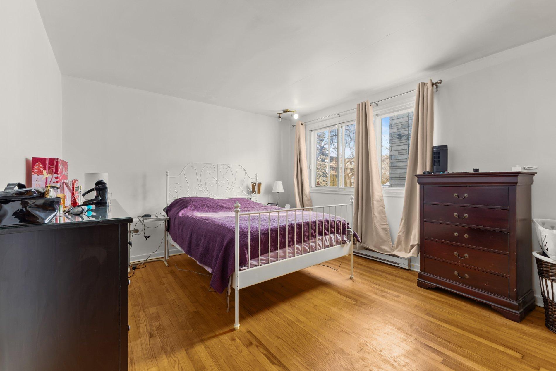 









7360

 - 7366


Av. de la Nantaise

,
Montréal (Anjou),




QC
H1M1B5

