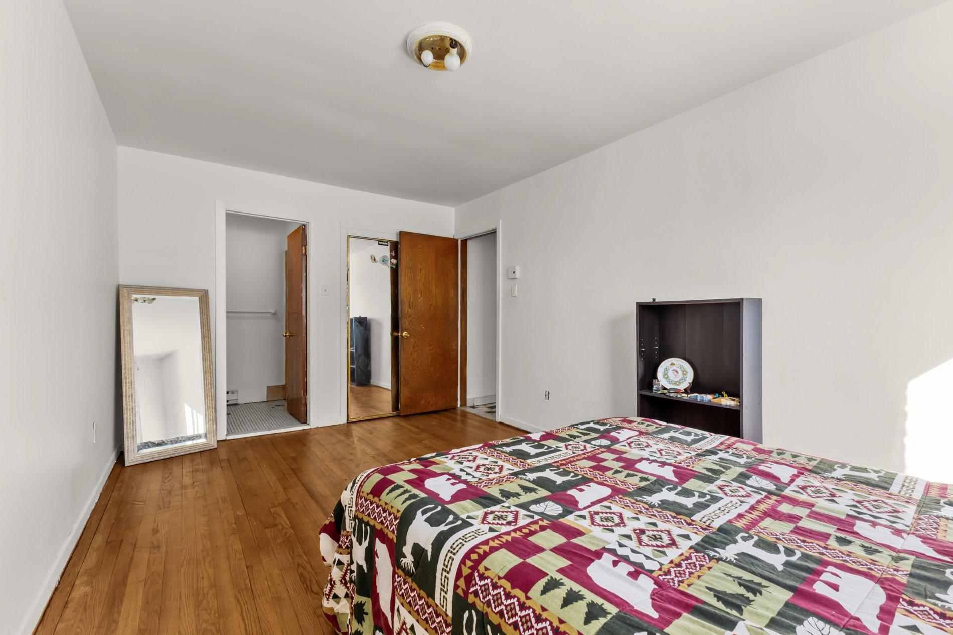 









7360

 - 7366


Av. de la Nantaise

,
Montréal (Anjou),




QC
H1M1B5

