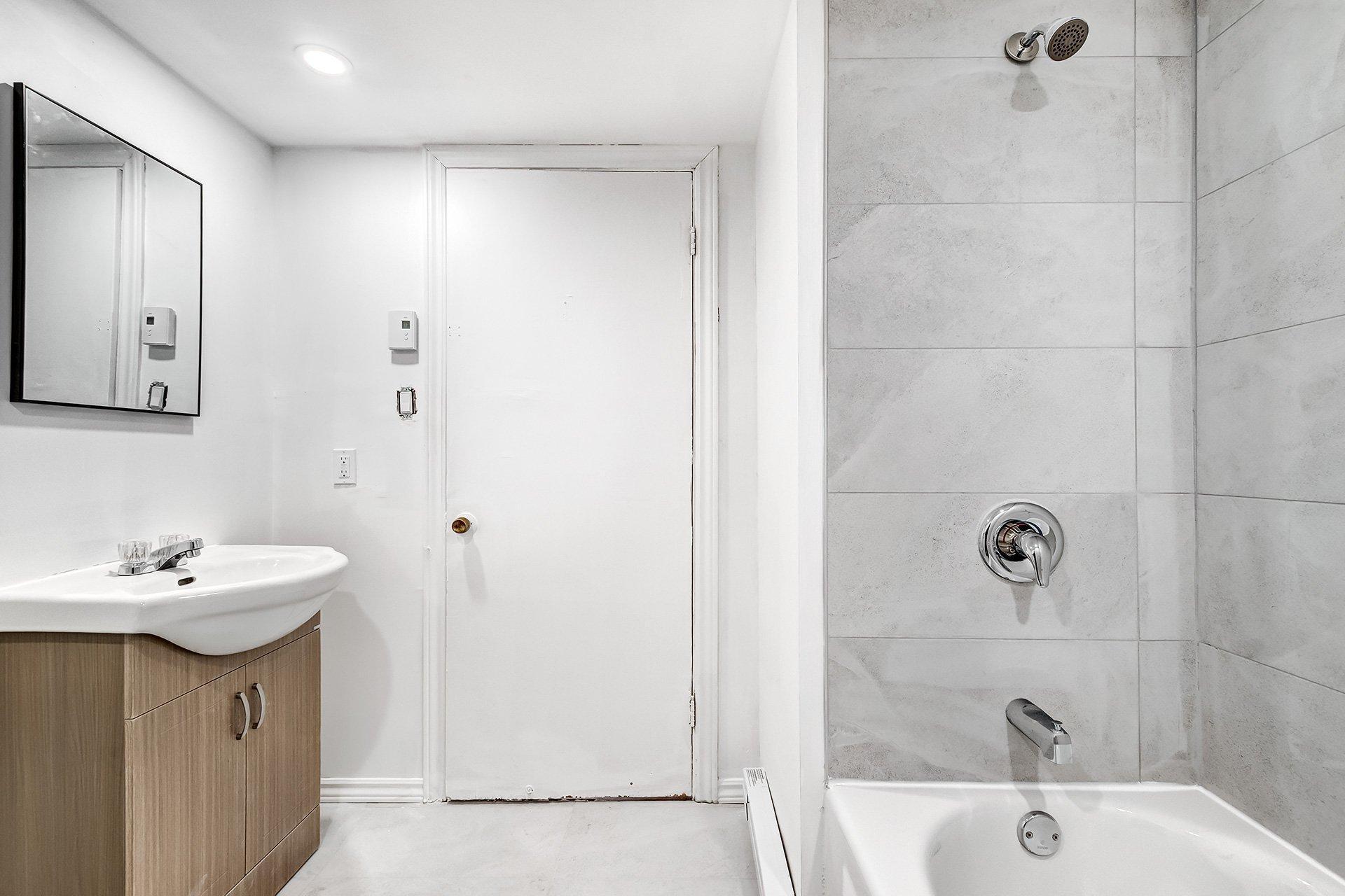 









6396


Rue Villeneuve

, 1,
Montréal (Montréal-Nord),




QC
H1G1M4

