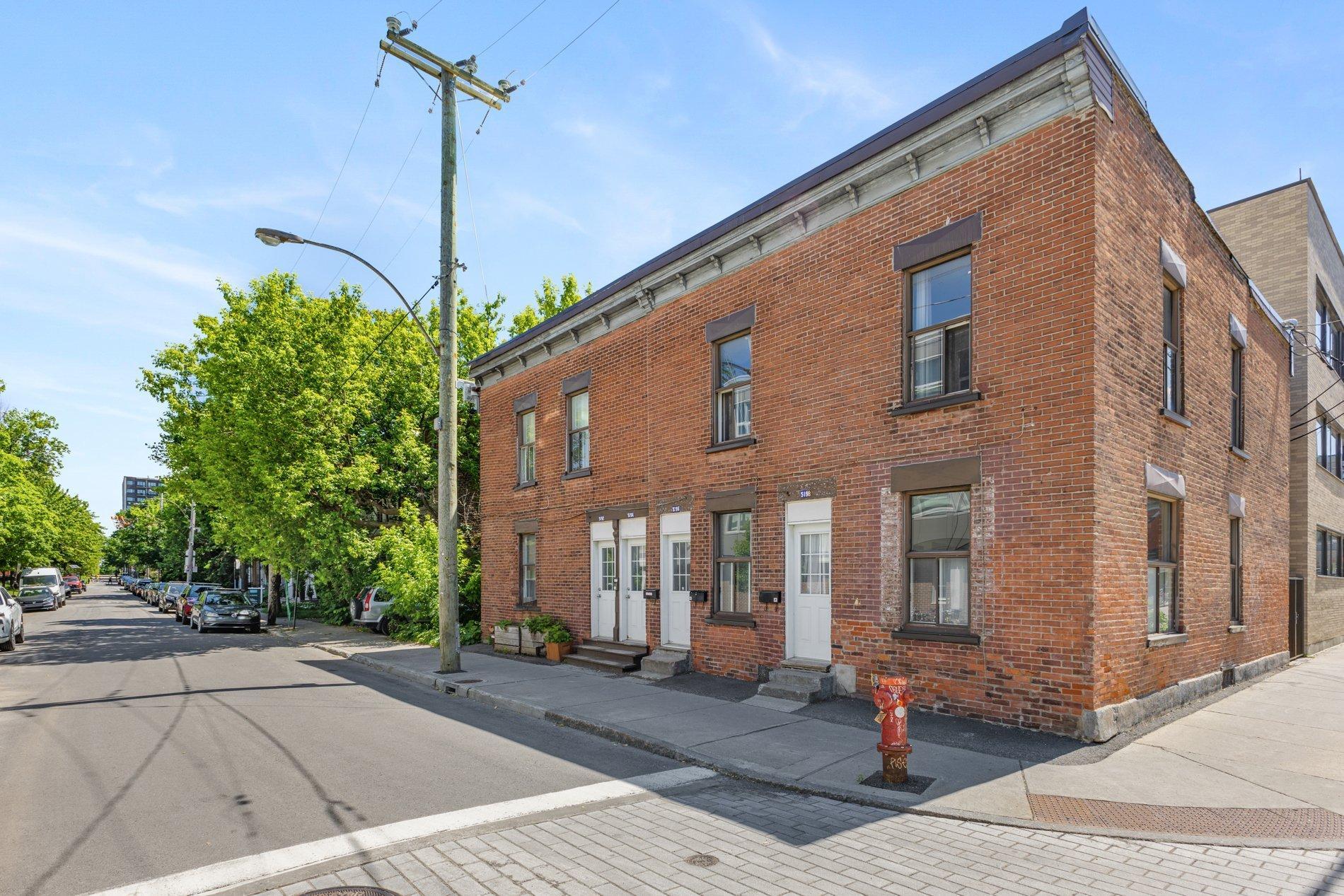 









5192

 - 5194


Rue St-Dominique

,
Montréal (Le Plateau-Mont-Royal),




QC
H2T1V2

