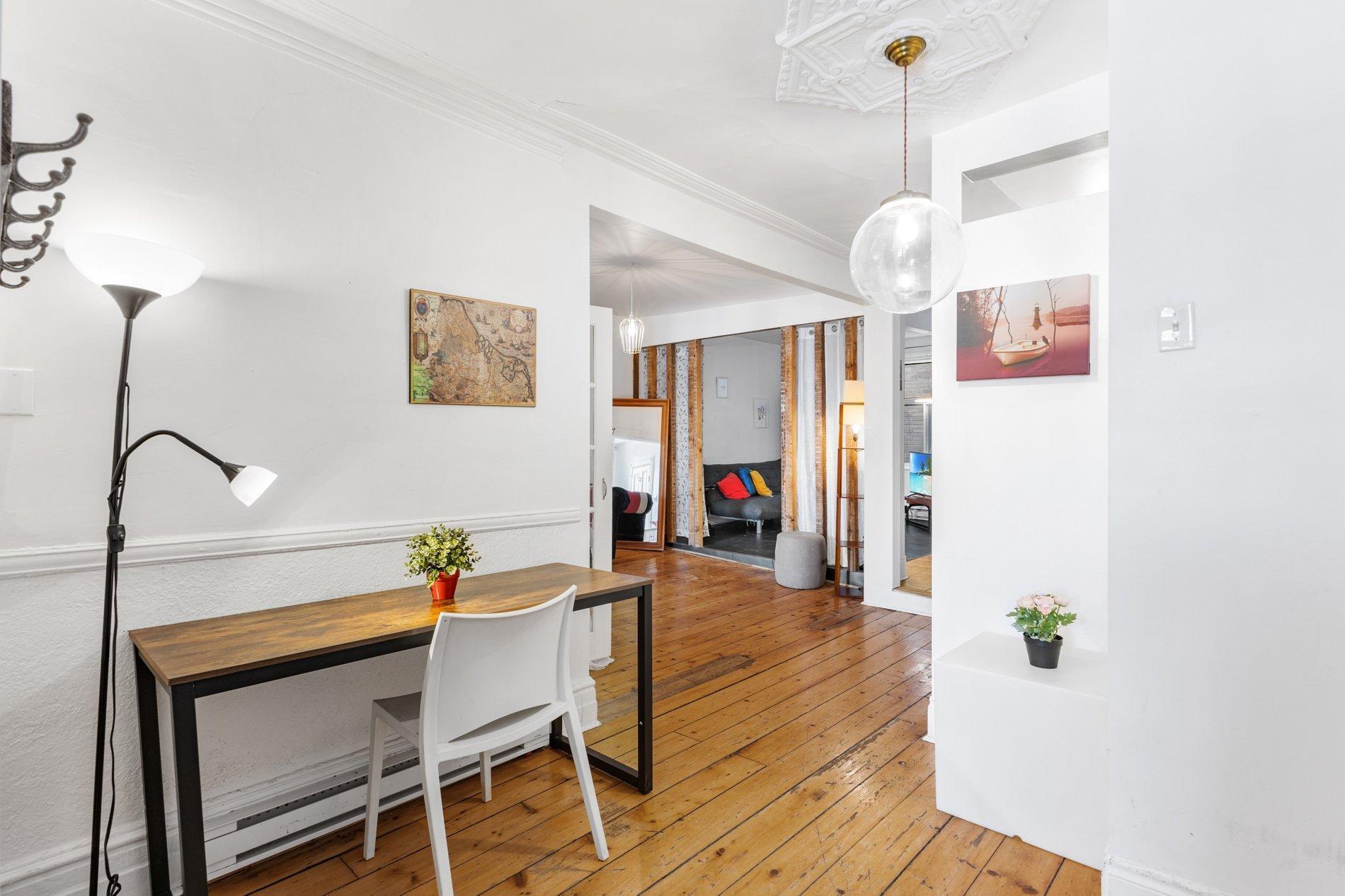 









5192

 - 5194


Rue St-Dominique

,
Montréal (Le Plateau-Mont-Royal),




QC
H2T1V2

