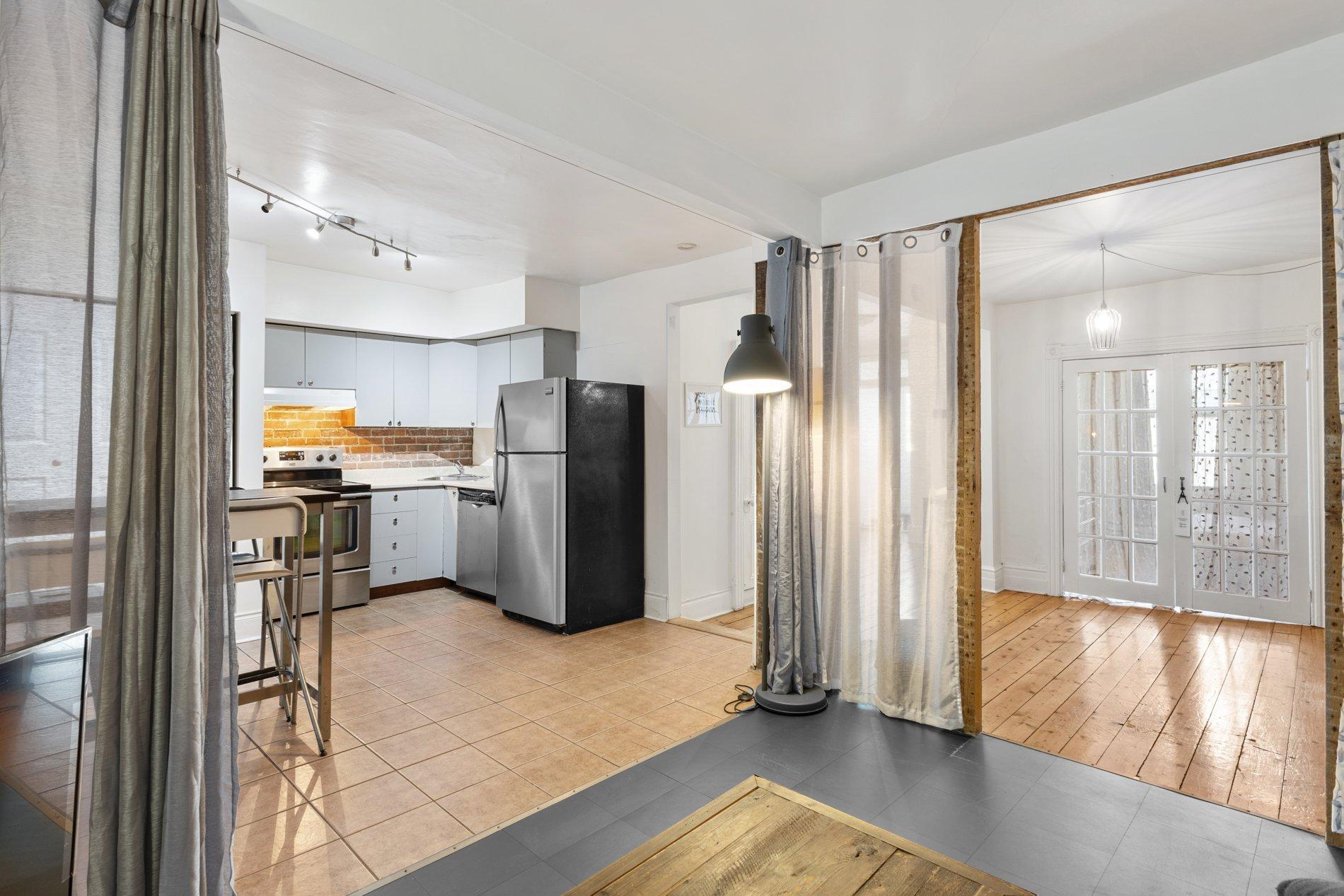 









5192

 - 5194


Rue St-Dominique

,
Montréal (Le Plateau-Mont-Royal),




QC
H2T1V2

