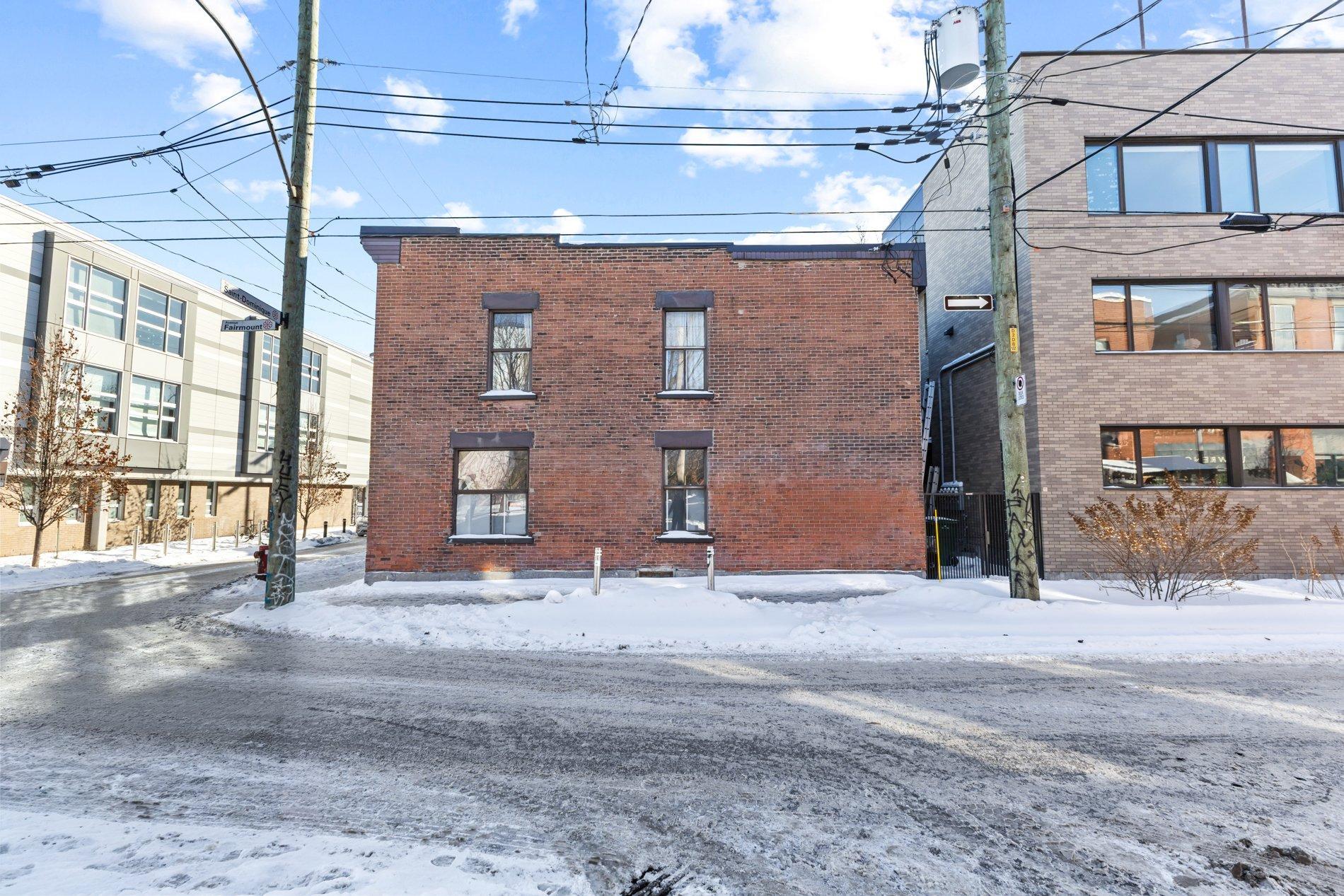 









5196

 - 5198


Rue St-Dominique

,
Montréal (Le Plateau-Mont-Royal),




QC
H2T1V2

