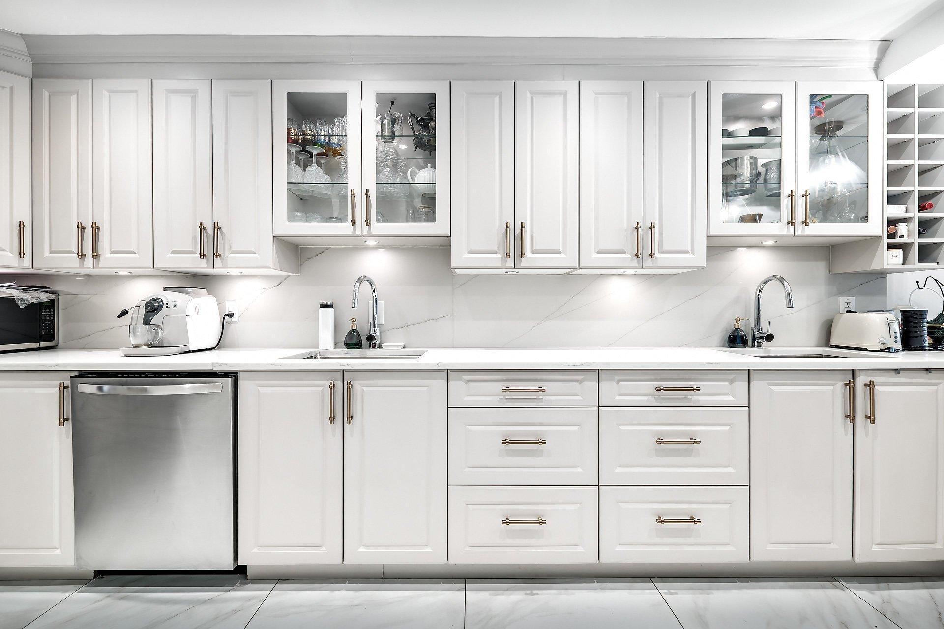 









5790


Av. Rembrandt

, 905,
Côte-Saint-Luc,




QC
H4W2V2

