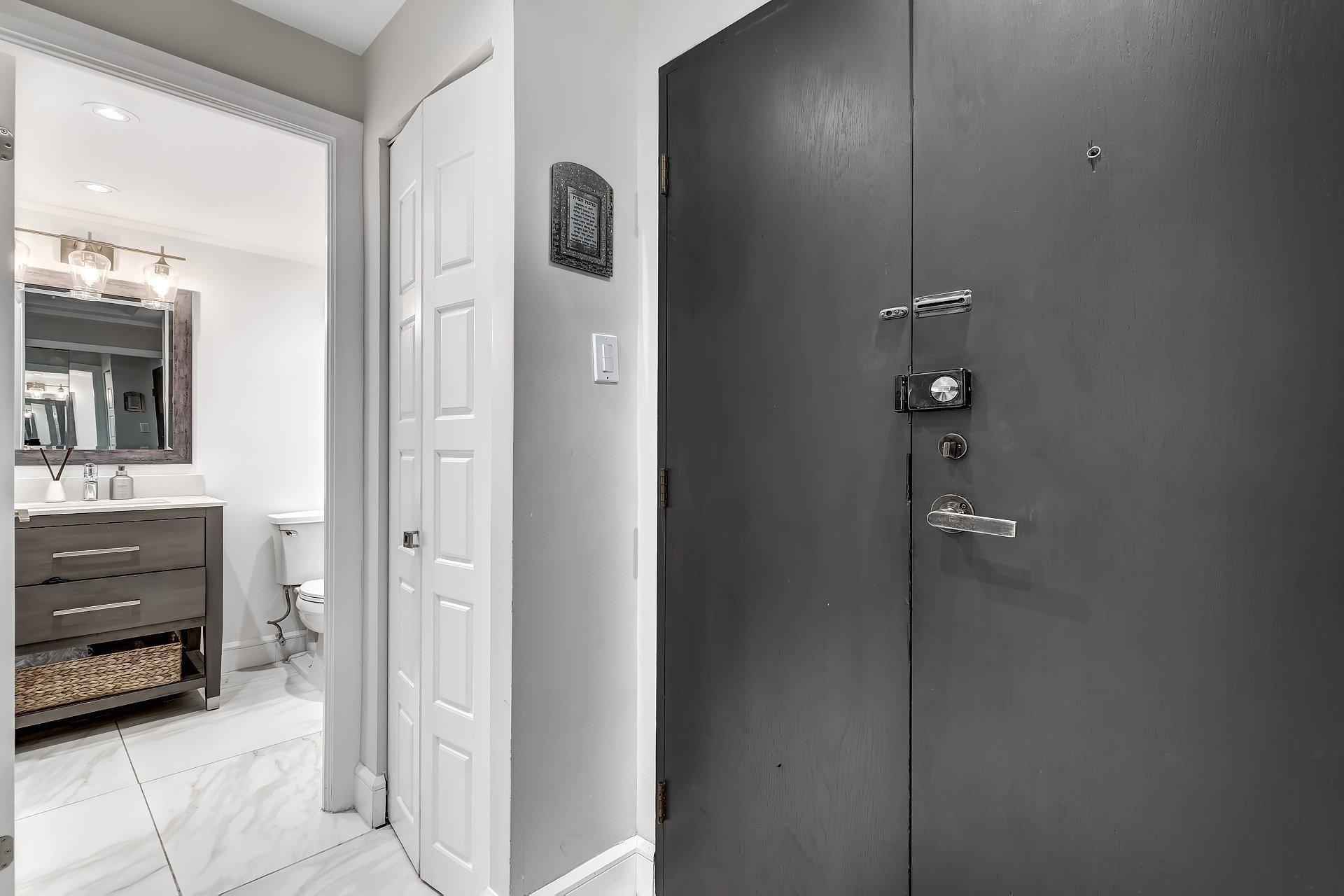 









5790


Av. Rembrandt

, 905,
Côte-Saint-Luc,




QC
H4W2V2

