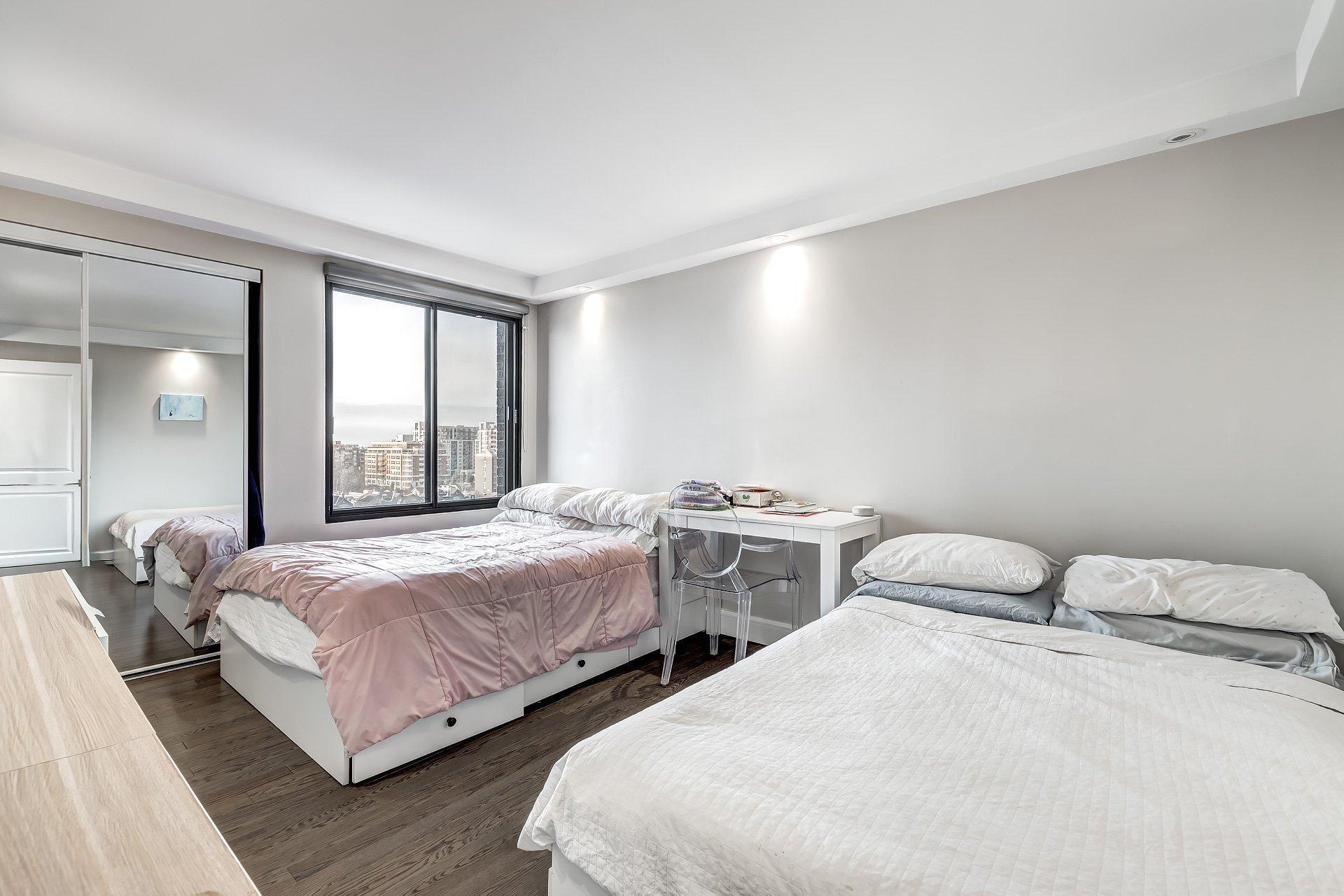 









5790


Av. Rembrandt

, 905,
Côte-Saint-Luc,




QC
H4W2V2

