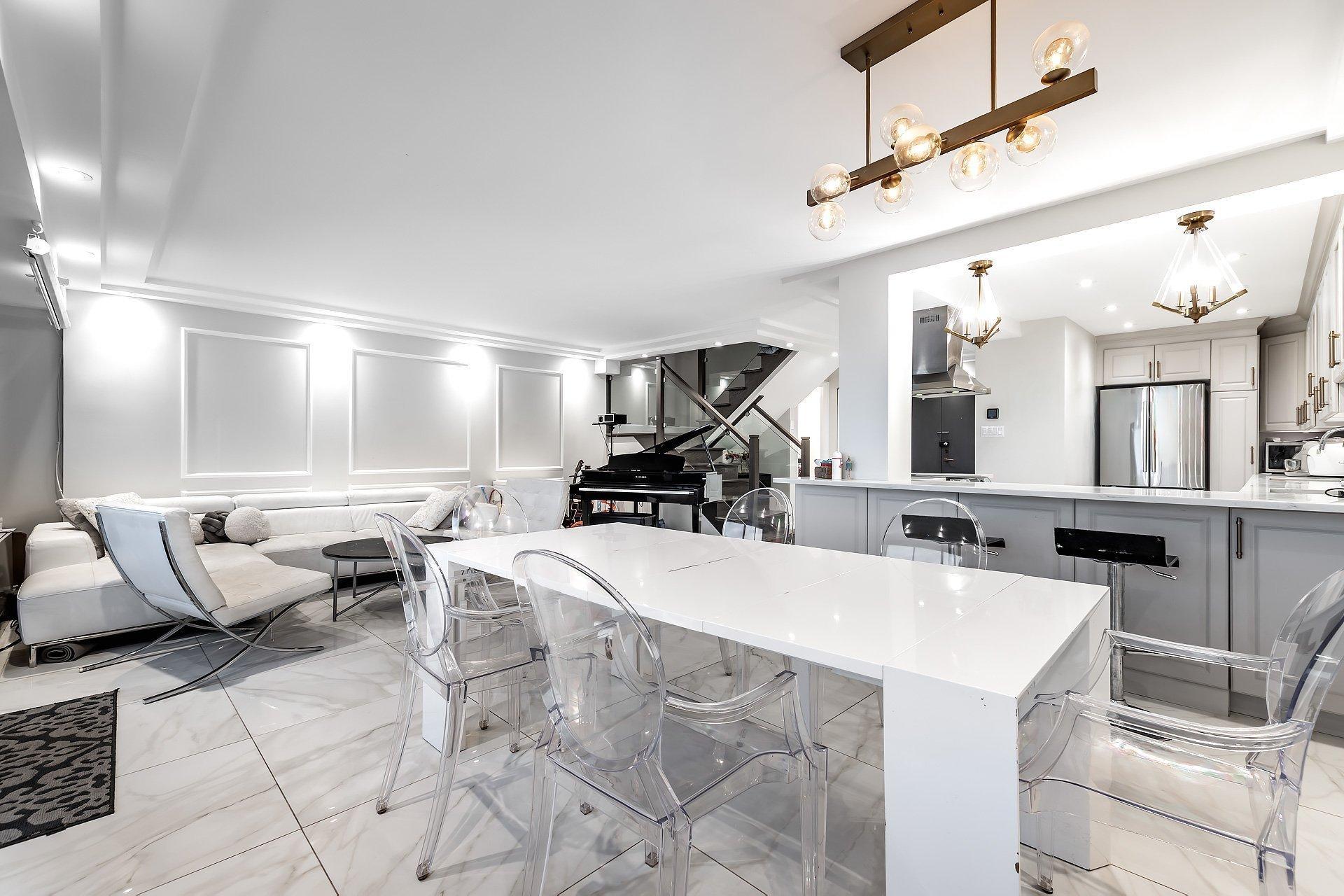 









5790


Av. Rembrandt

, 905,
Côte-Saint-Luc,




QC
H4W2V2

