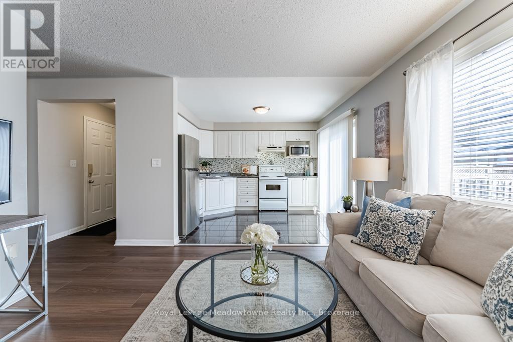 












1637 STOVER CRESCENT

,
Milton (CL Clarke),




Ontario
L9T5N4

