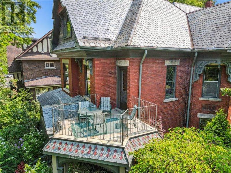 












80 LONDON ROAD W

,
Guelph (Exhibition Park),




Ontario
N1H2B7

