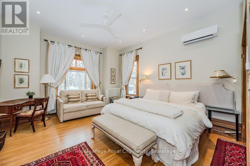 












80 LONDON ROAD W

,
Guelph (Exhibition Park),




Ontario
N1H2B7

