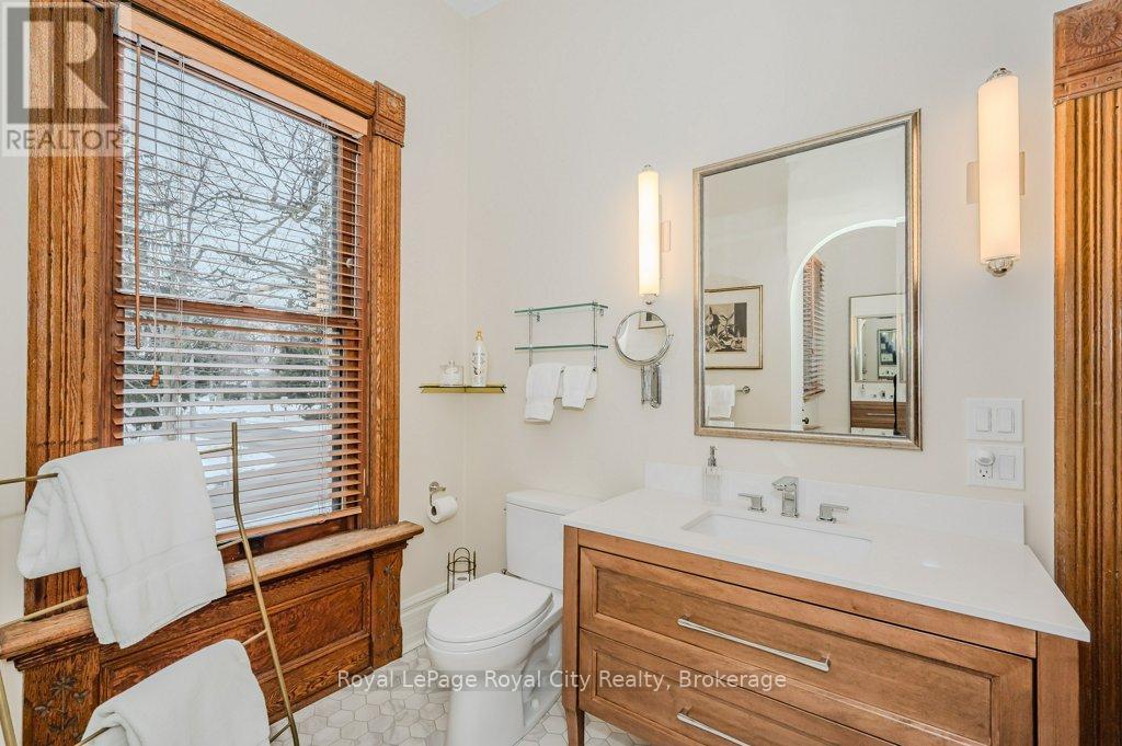 












80 LONDON ROAD W

,
Guelph (Exhibition Park),




Ontario
N1H2B7

