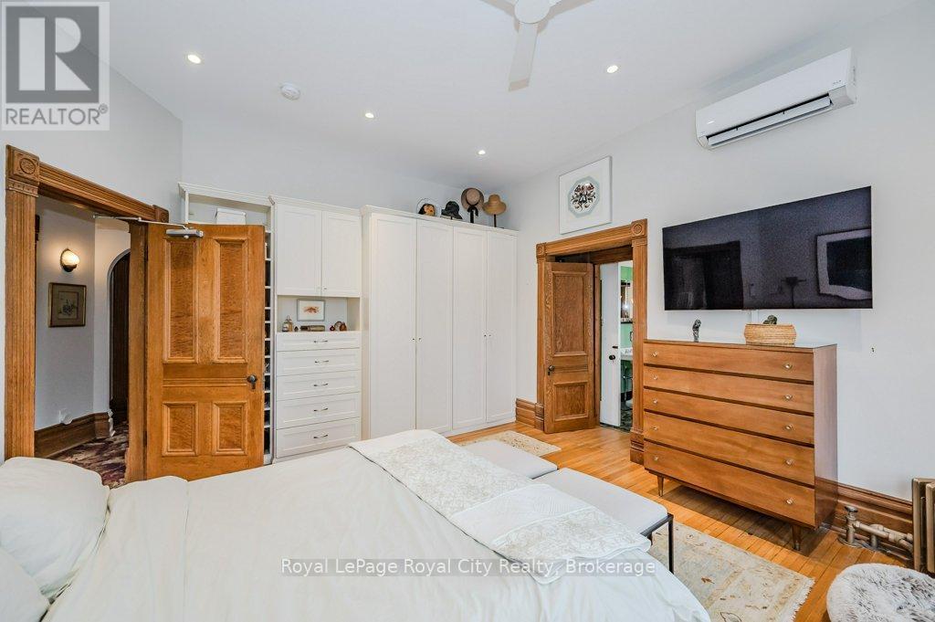 












80 LONDON ROAD W

,
Guelph (Exhibition Park),




Ontario
N1H2B7

