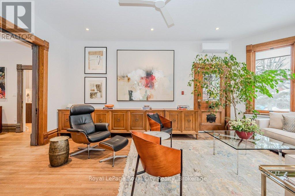 












80 LONDON ROAD W

,
Guelph (Exhibition Park),




Ontario
N1H2B7

