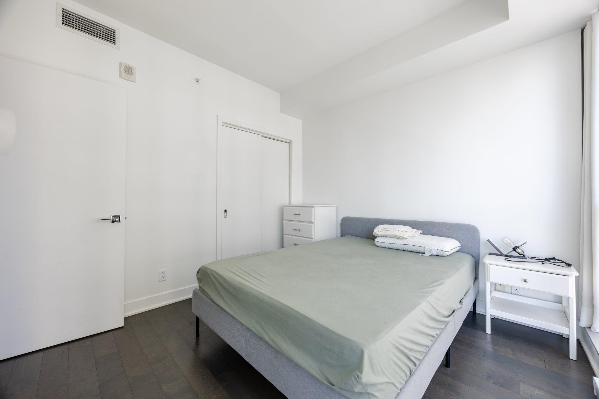 









1050


Rue Drummond

, 2210,
Montréal (Ville-Marie),




QC
H3B0G3

