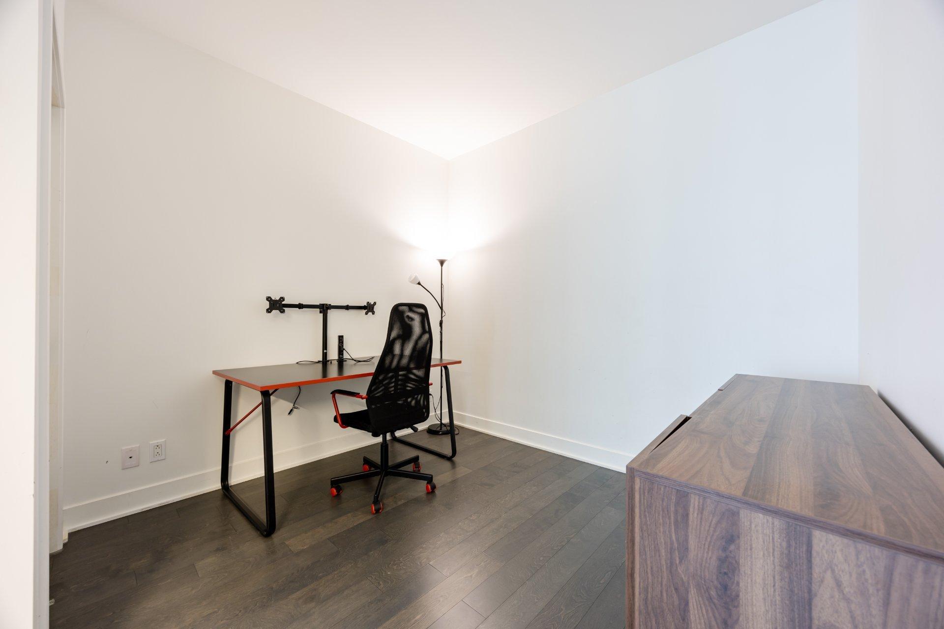 









1050


Rue Drummond

, 2210,
Montréal (Ville-Marie),




QC
H3B0G3

