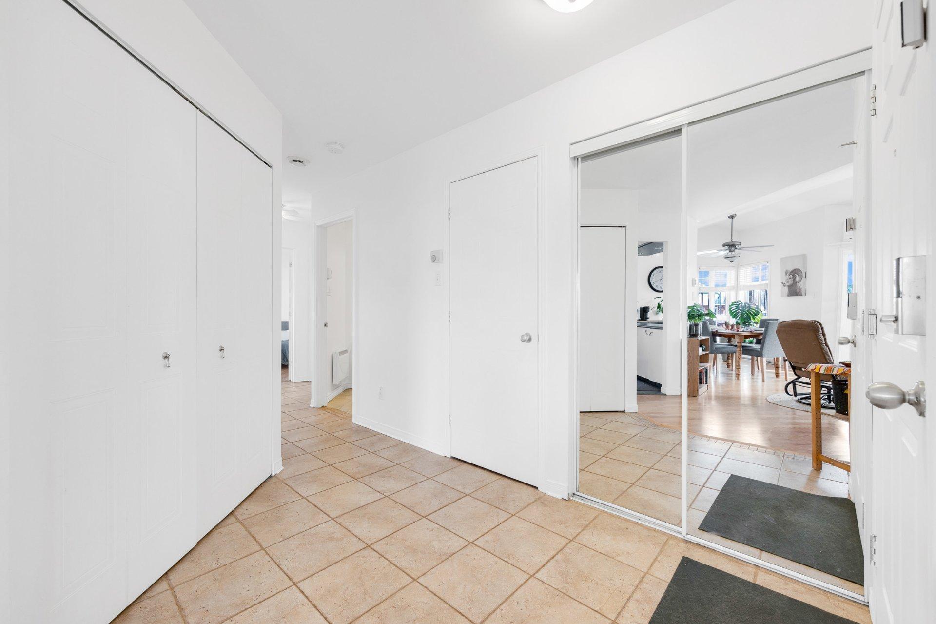 









190


Rue Parent

, 301,
Longueuil (Greenfield Park),




QC
J4V3L2

