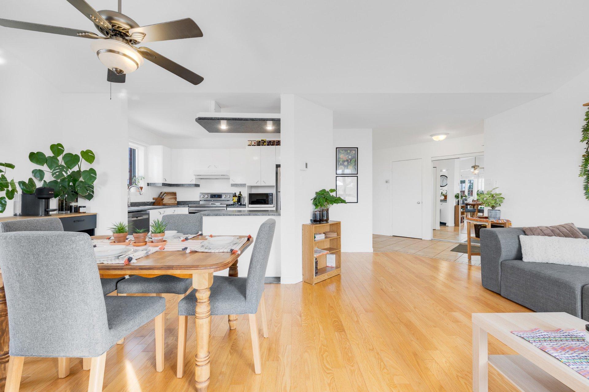 









190


Rue Parent

, 301,
Longueuil (Greenfield Park),




QC
J4V3L2

