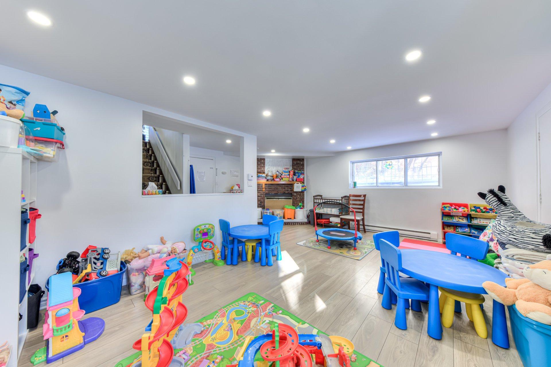 









3246

 - 3250


Boul. Notre-Dame

,
Laval (Chomedey),




QC
H7V3V2

