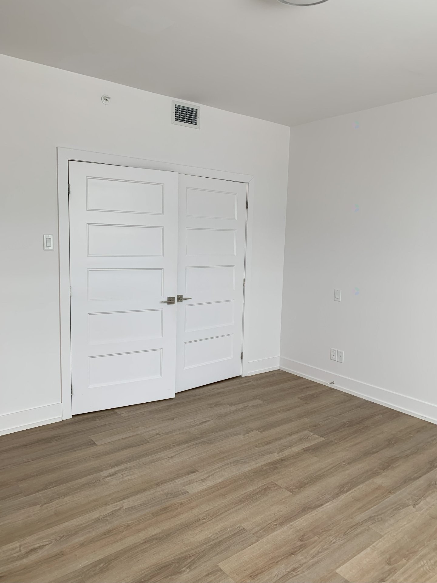 









50


Rue d'Ambre

, 602,
Candiac,




QC
J5S0S2

