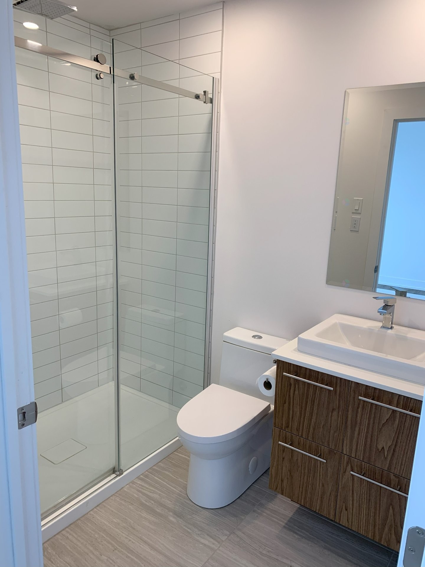 









50


Rue d'Ambre

, 602,
Candiac,




QC
J5S0S2

