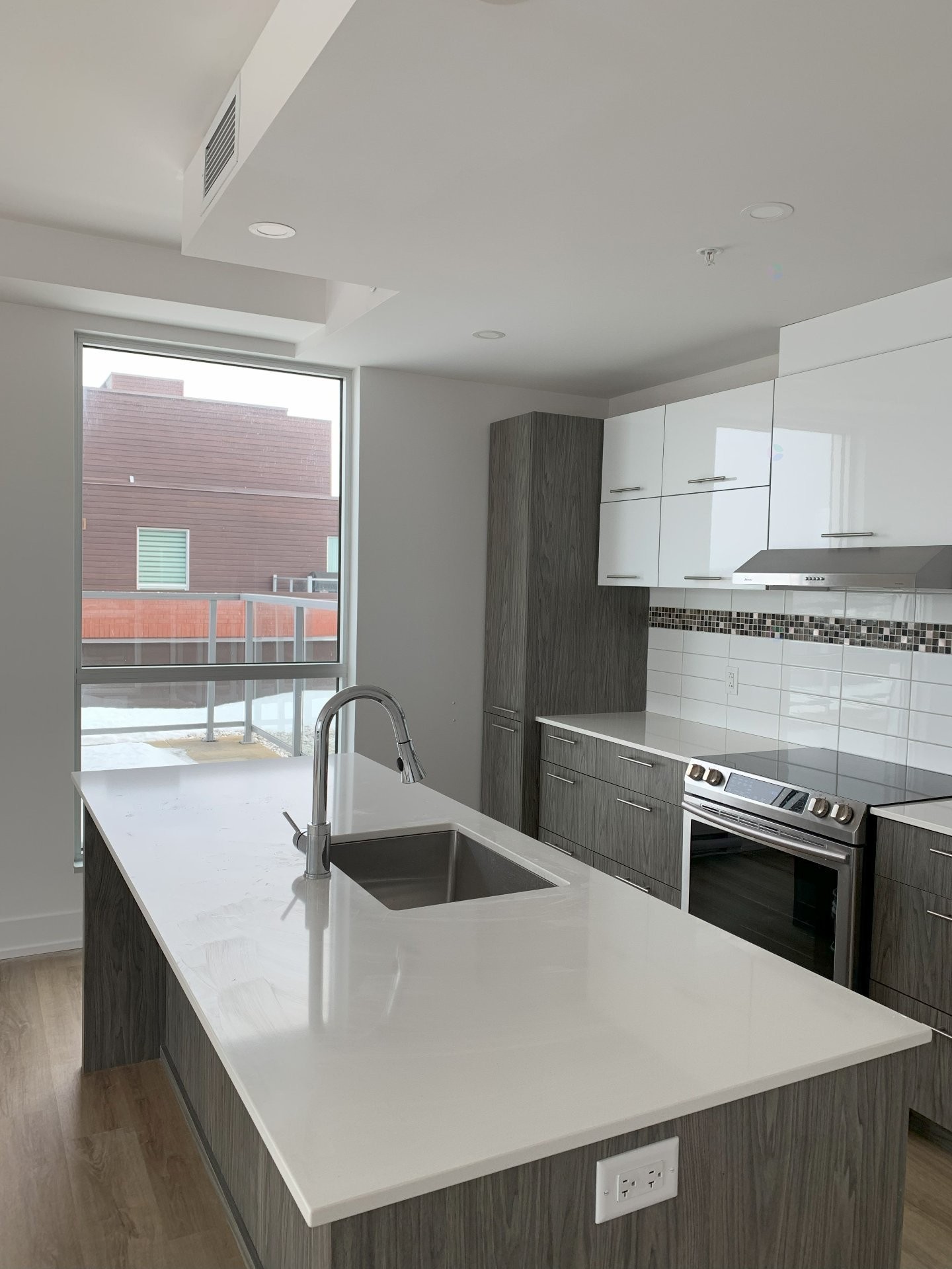 









50


Rue d'Ambre

, 602,
Candiac,




QC
J5S0S2

