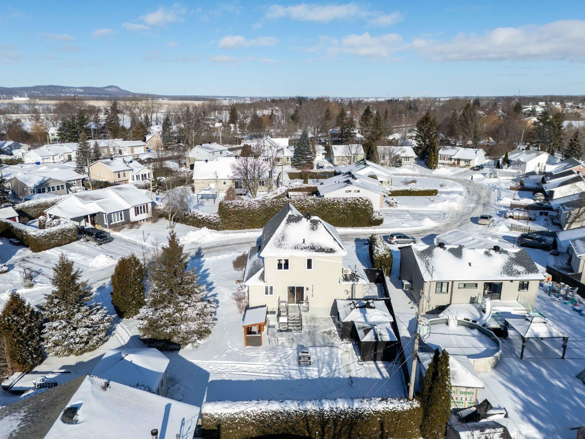 









108


Rue Joseph-Théberge

,
Saint-Mathias-sur-Richelieu,




QC
J3L6C5

