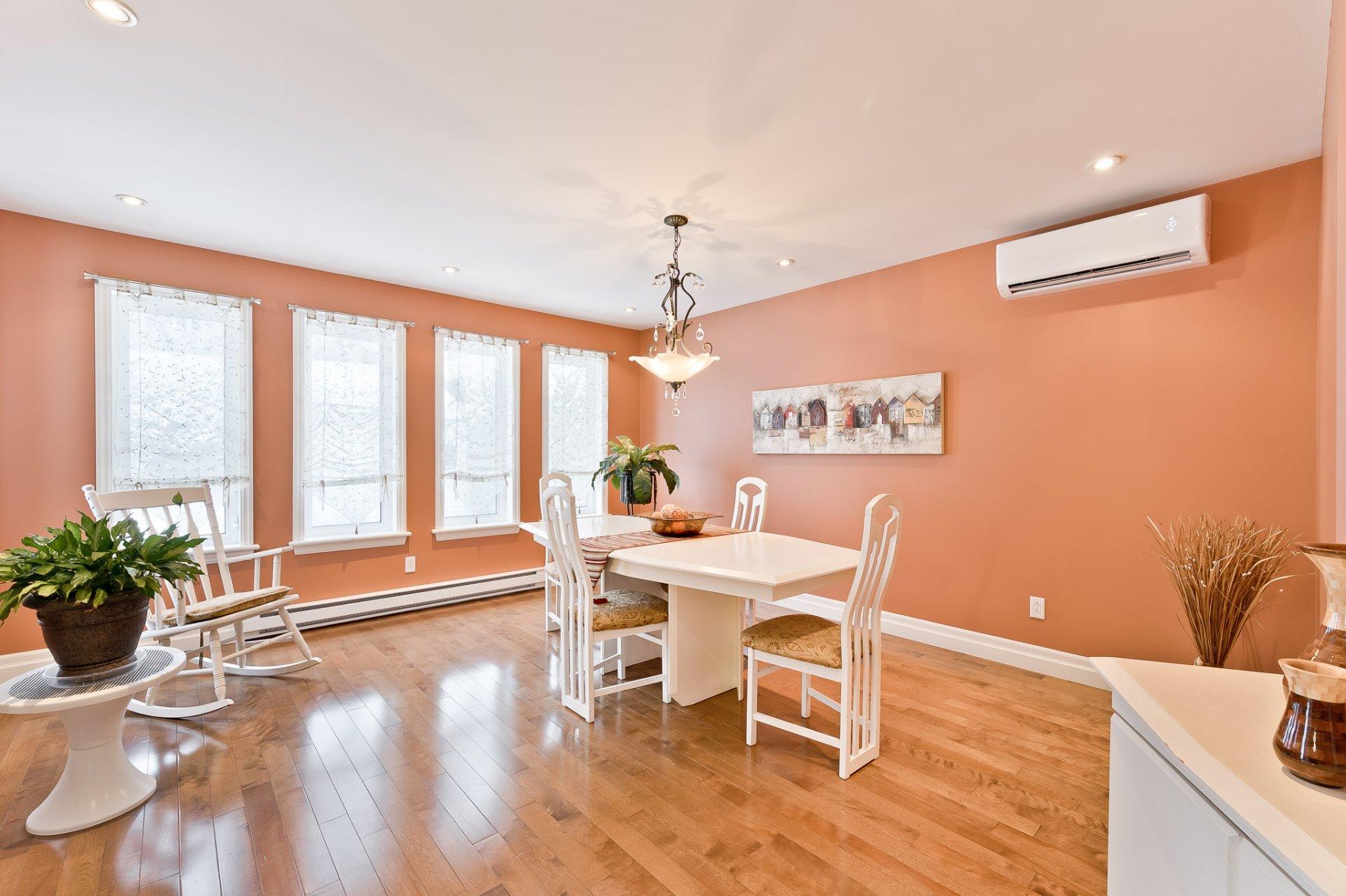 









992


Rue du Sieur-d'iberville

,
Sherbrooke (Les Nations),




QC
J1H6B8

