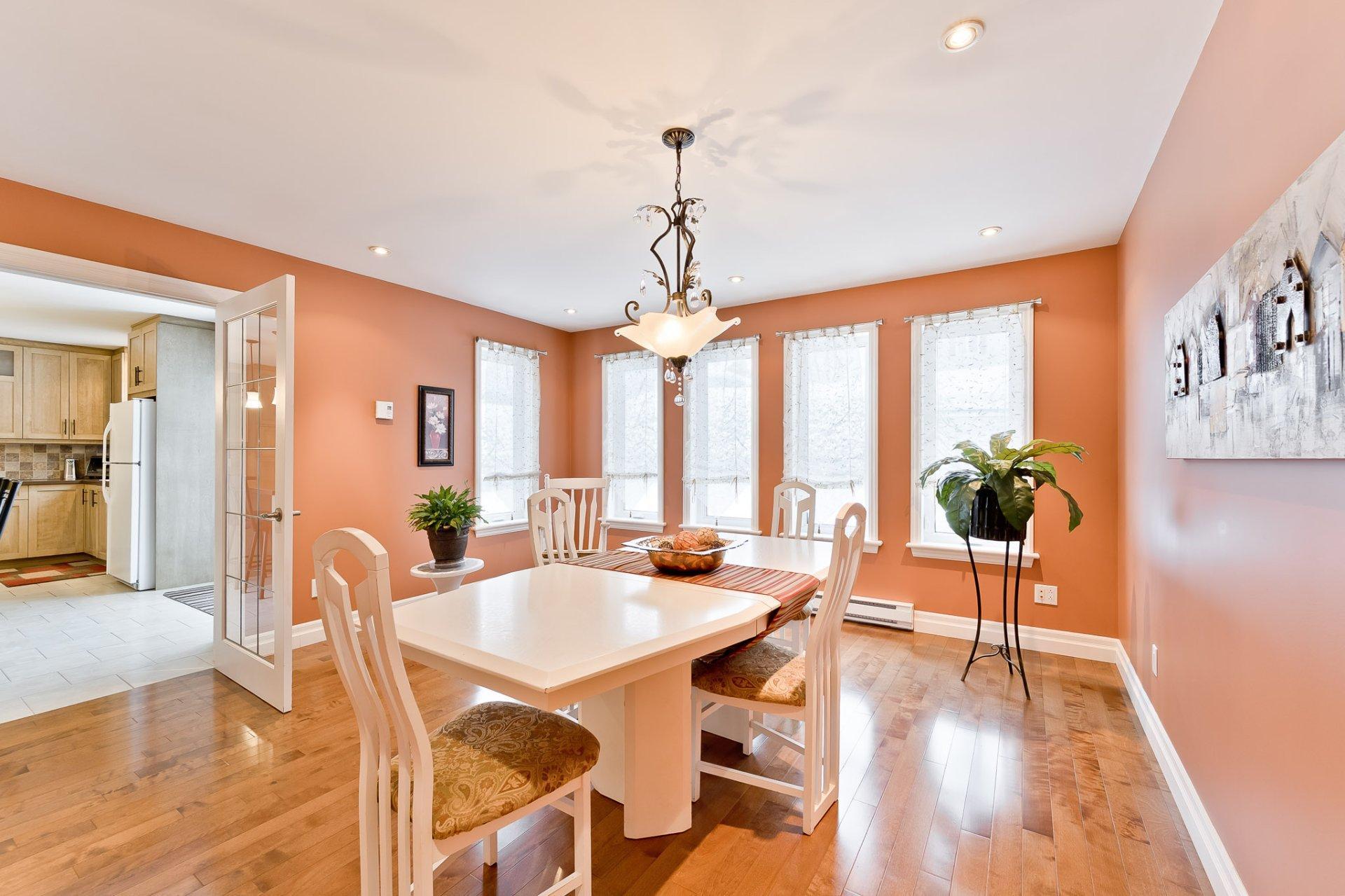 









992


Rue du Sieur-d'iberville

,
Sherbrooke (Les Nations),




QC
J1H6B8

