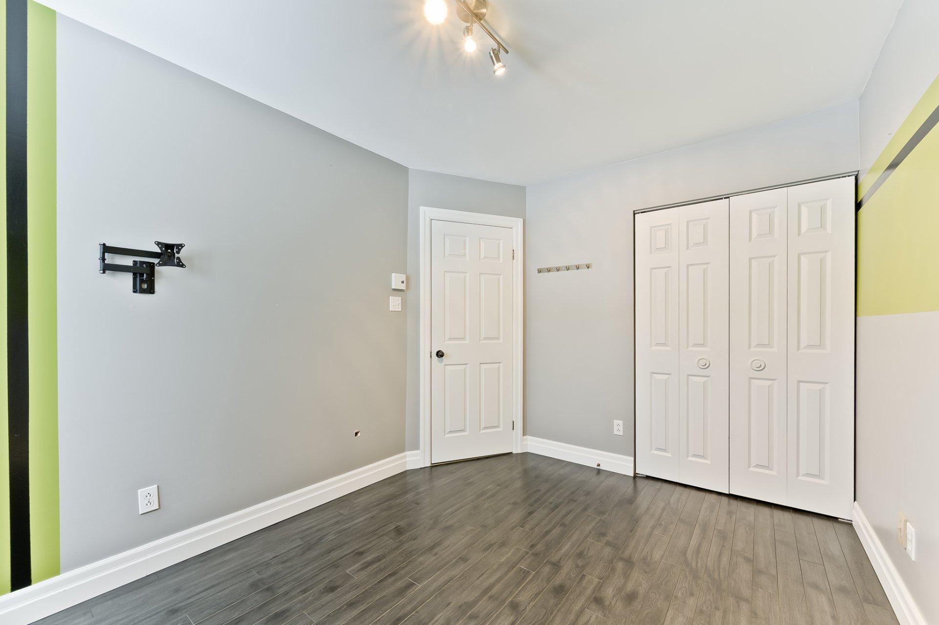 









992


Rue du Sieur-d'iberville

,
Sherbrooke (Les Nations),




QC
J1H6B8

