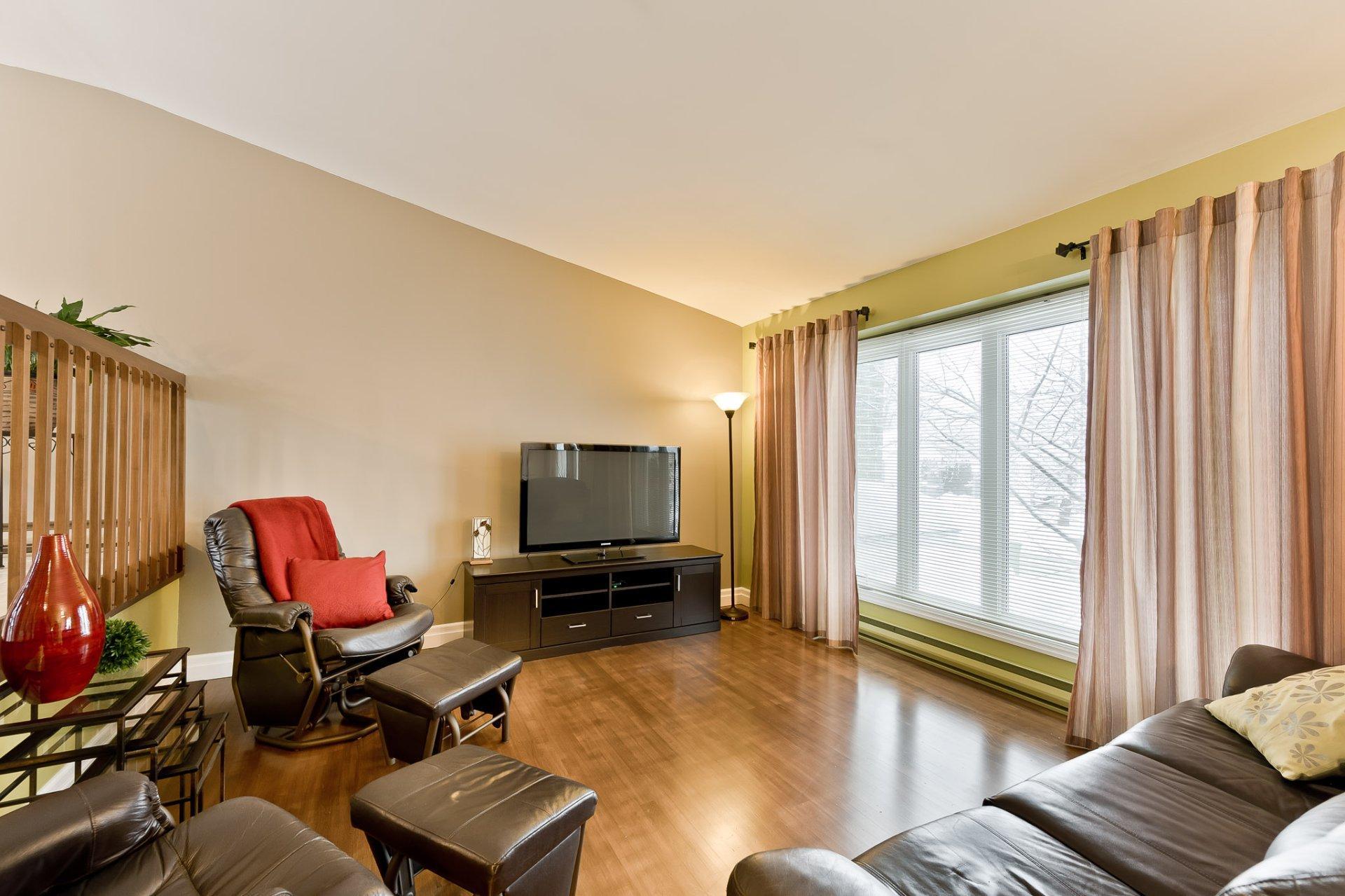 









992


Rue du Sieur-d'iberville

,
Sherbrooke (Les Nations),




QC
J1H6B8

