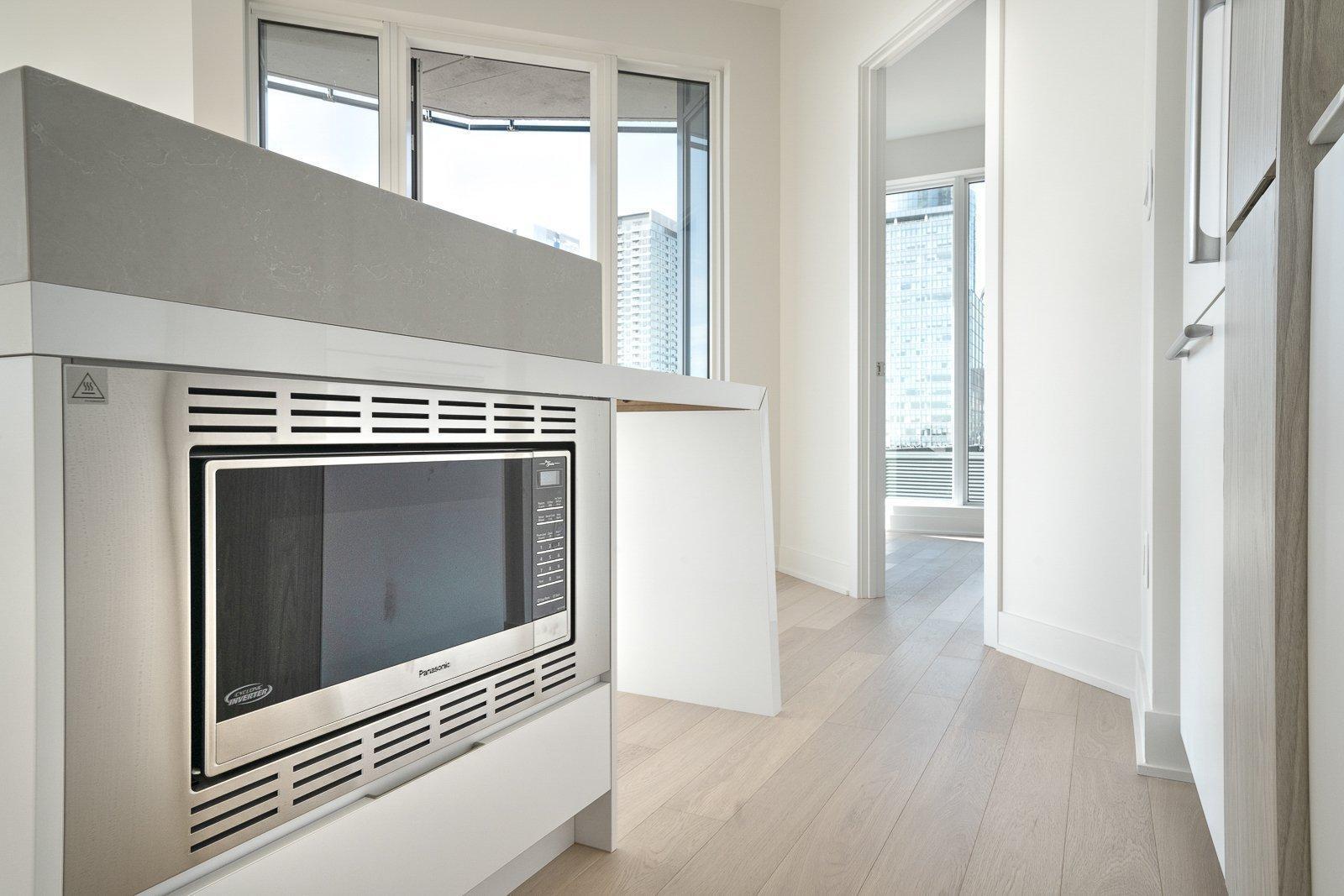 









1288


Rue St-Antoine O.

, 713,
Montréal (Ville-Marie),




QC
H3C0X6

