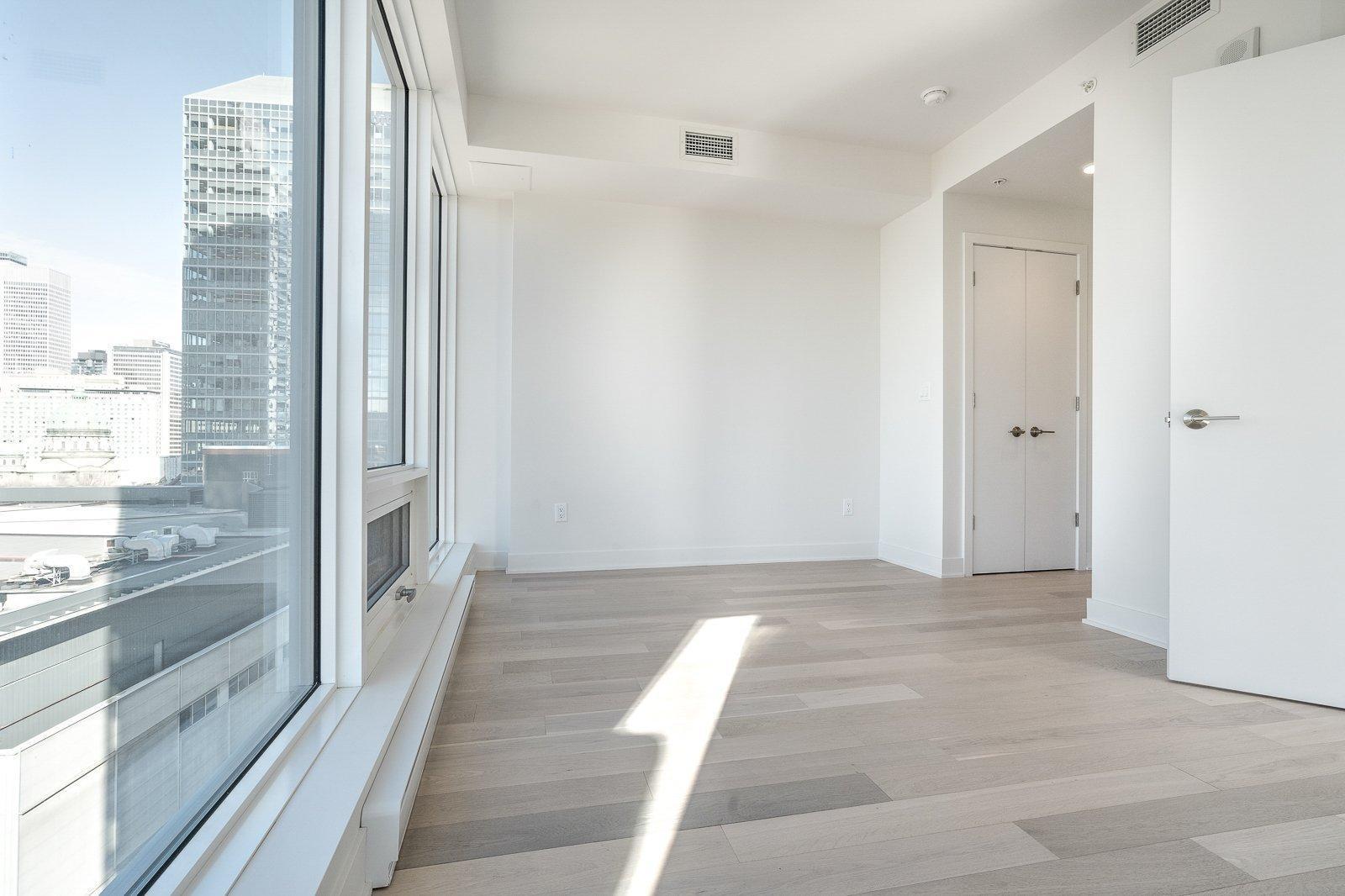 









1288


Rue St-Antoine O.

, 713,
Montréal (Ville-Marie),




QC
H3C0X6

