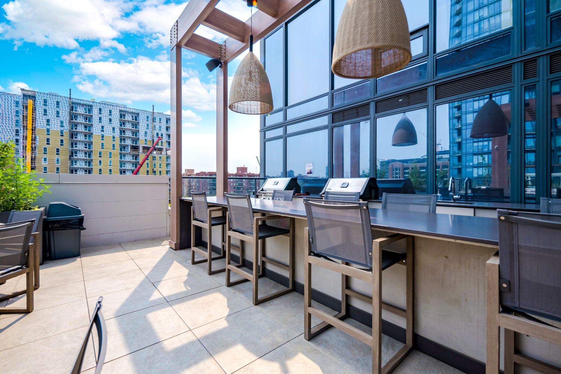 









1288


Rue St-Antoine O.

, 713,
Montréal (Ville-Marie),




QC
H3C0X6

