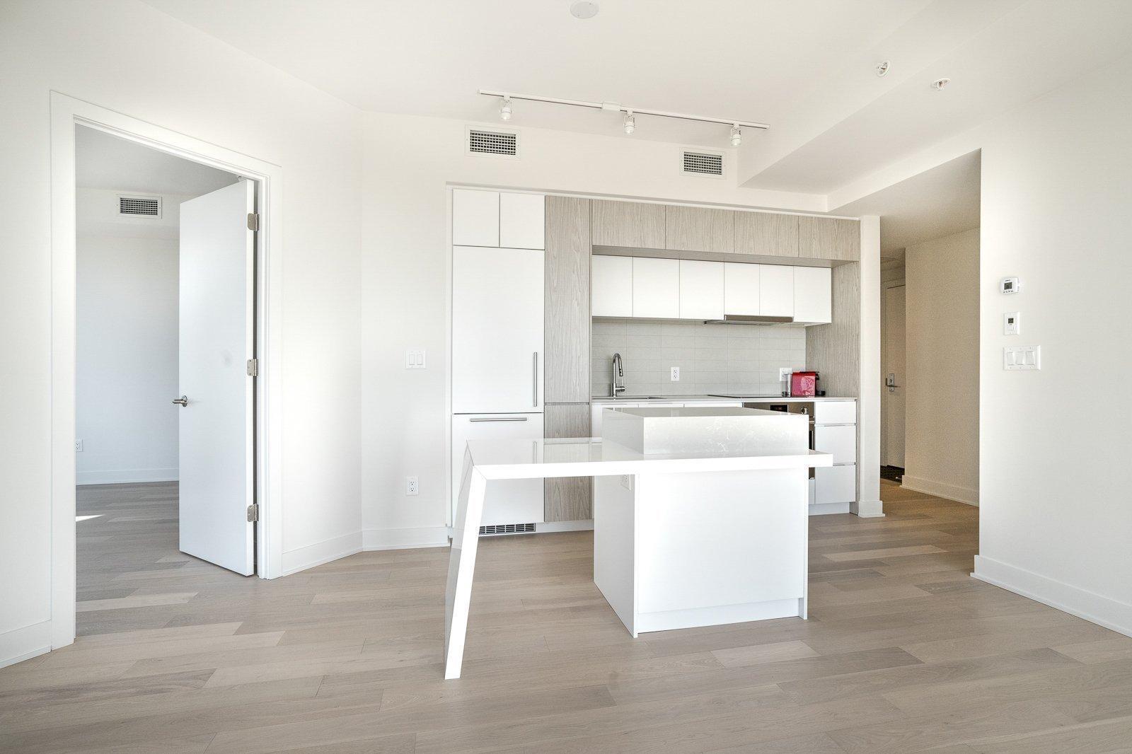 









1288


Rue St-Antoine O.

, 713,
Montréal (Ville-Marie),




QC
H3C0X6

