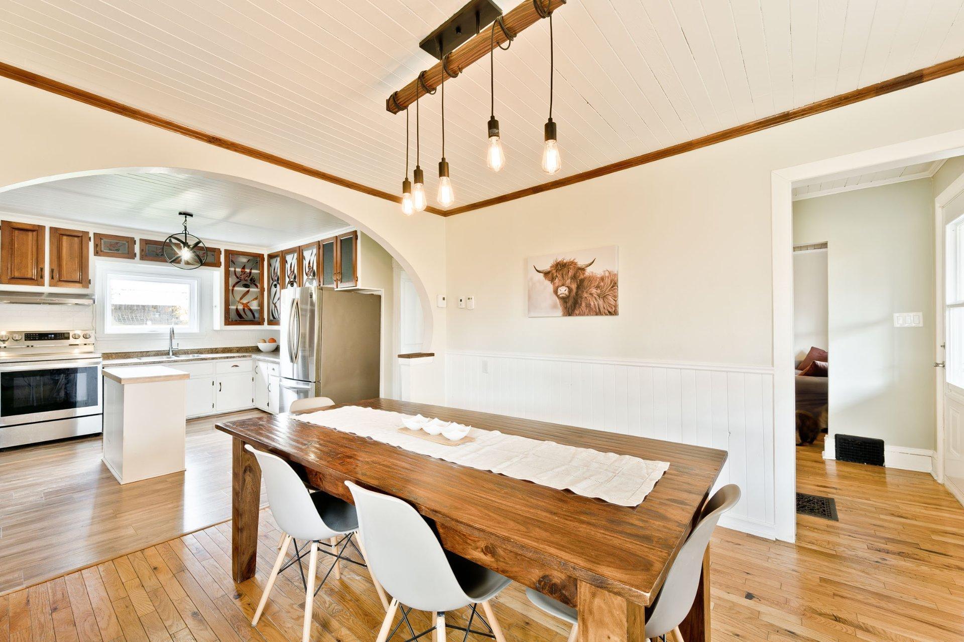 









1455


Ch. Favreau

,
Sainte-Edwidge-de-Clifton,




QC
J0B2R0

