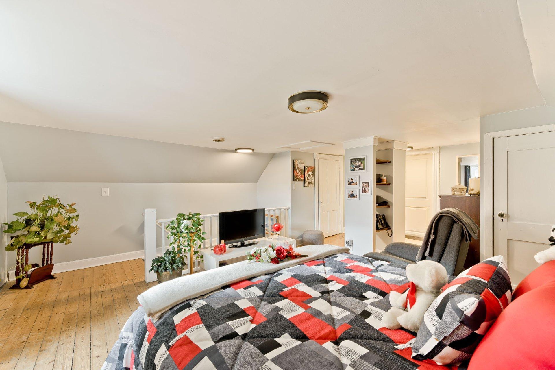 









1455


Ch. Favreau

,
Sainte-Edwidge-de-Clifton,




QC
J0B2R0

