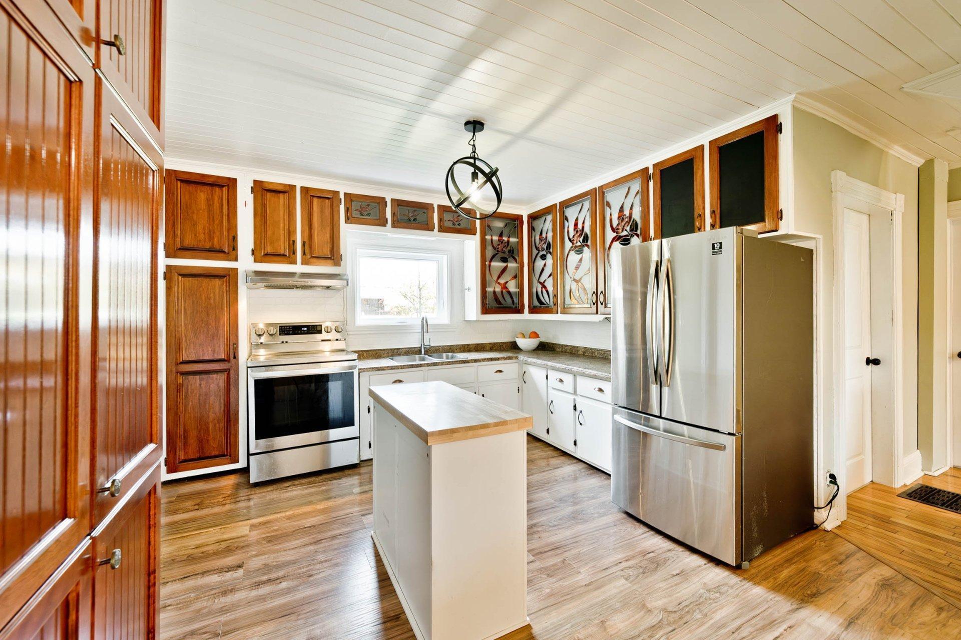 









1455


Ch. Favreau

,
Sainte-Edwidge-de-Clifton,




QC
J0B2R0

