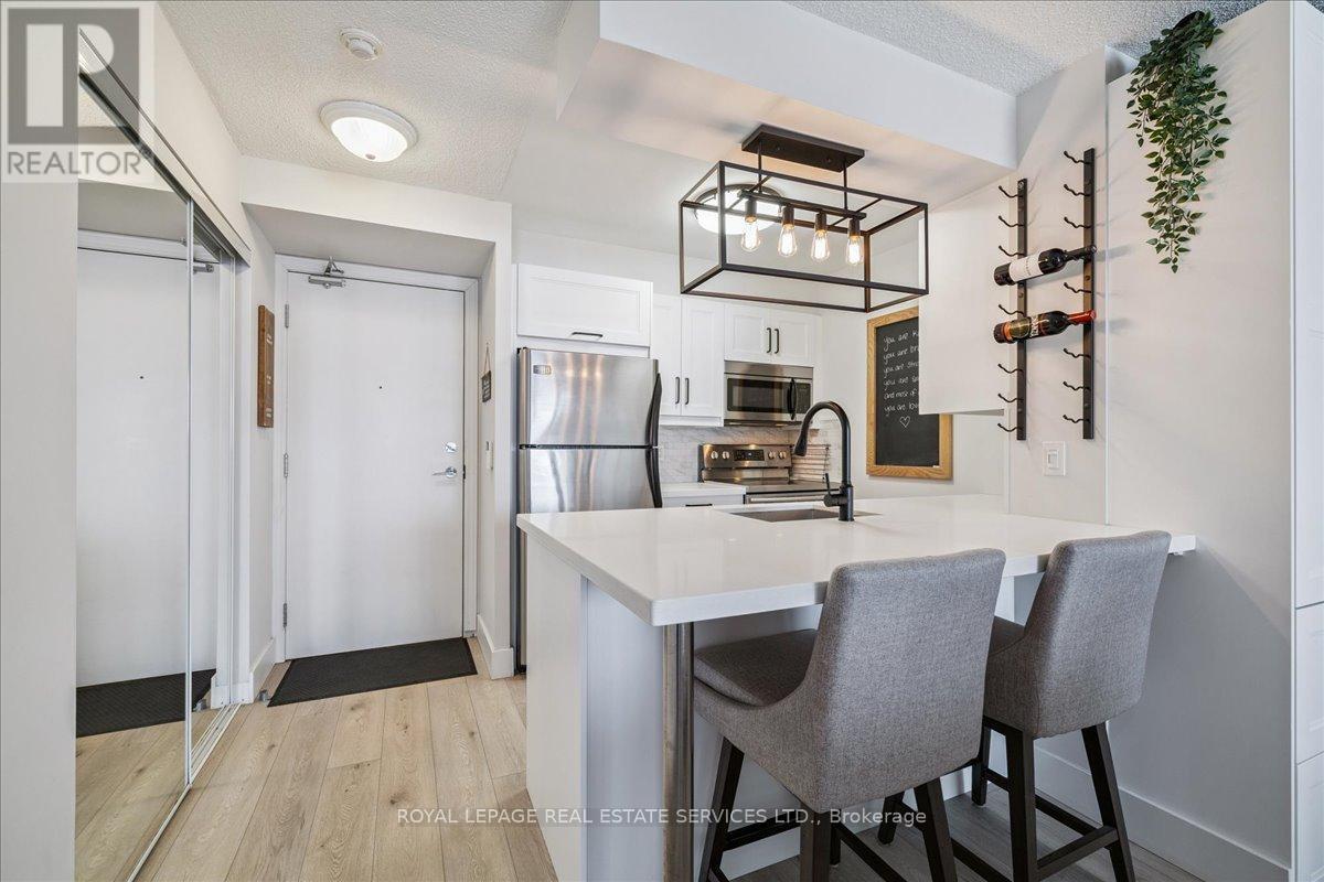 












802 - 2379 CENTRAL PARK DRIVE

,
Oakville,




Ontario
L6H0E3

