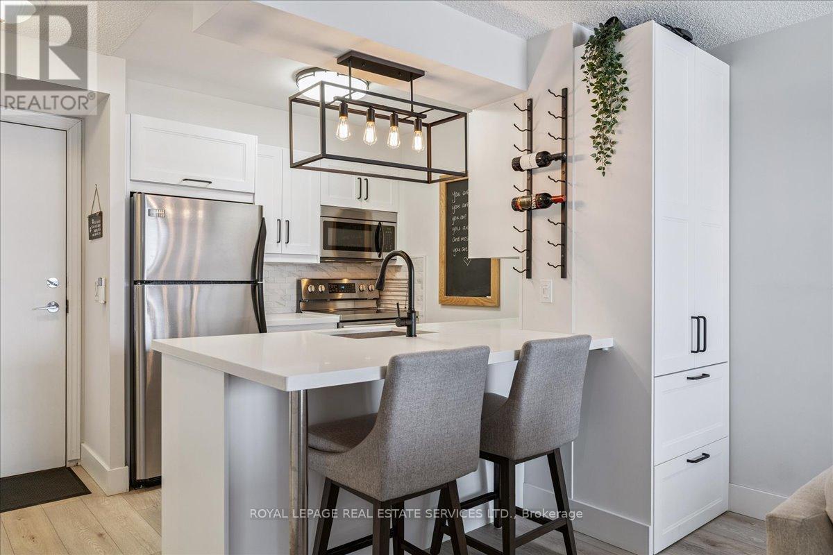 












802 - 2379 CENTRAL PARK DRIVE

,
Oakville,




Ontario
L6H0E3

