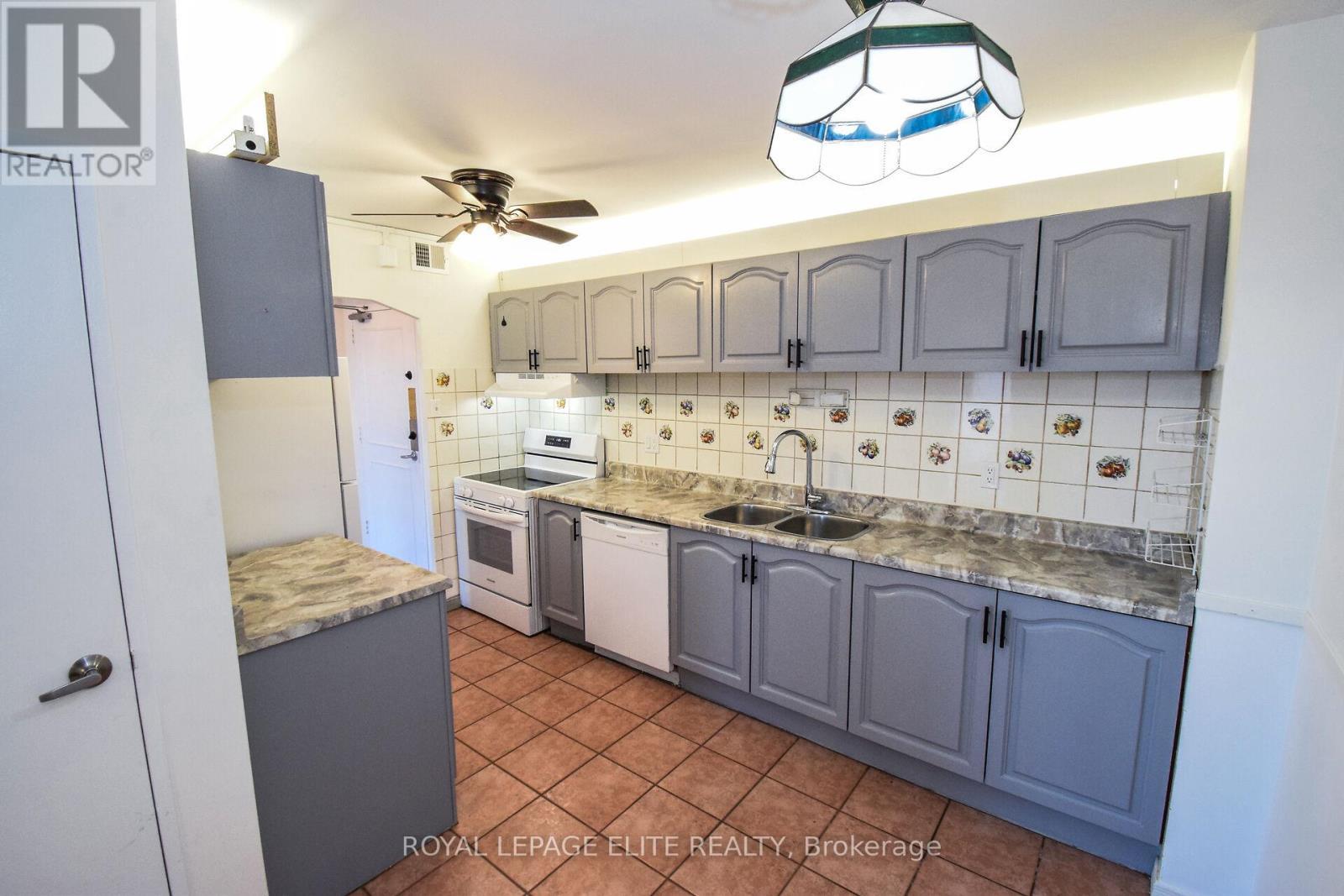 












302 - 362 THE EAST MALL W

,
Toronto,




Ontario
M9B6C4

