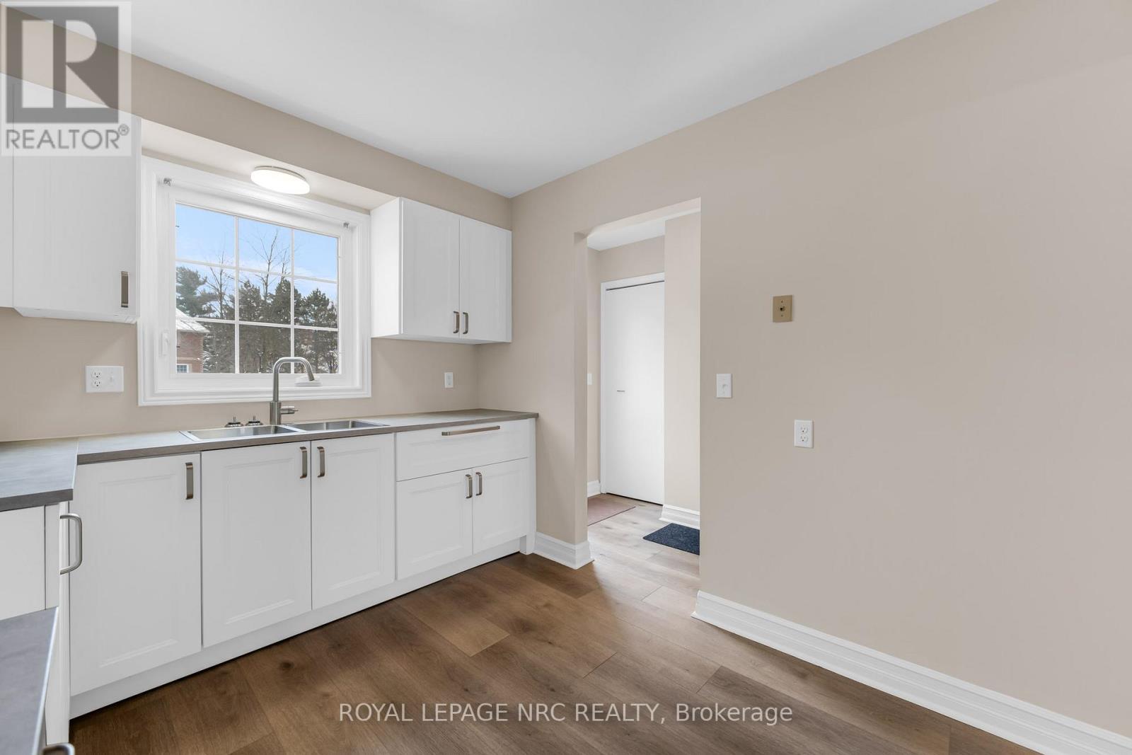 












20 - 110 SILVAN DRIVE

,
Welland (N. Welland),




Ontario
L3C6Z5

