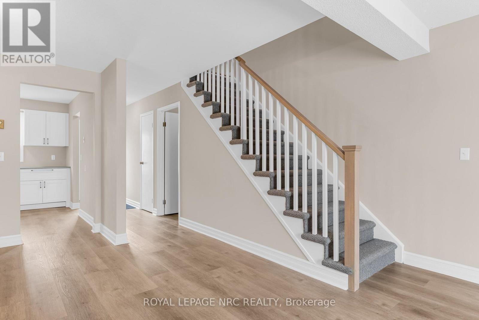 












20 - 110 SILVAN DRIVE

,
Welland (N. Welland),




Ontario
L3C6Z5

