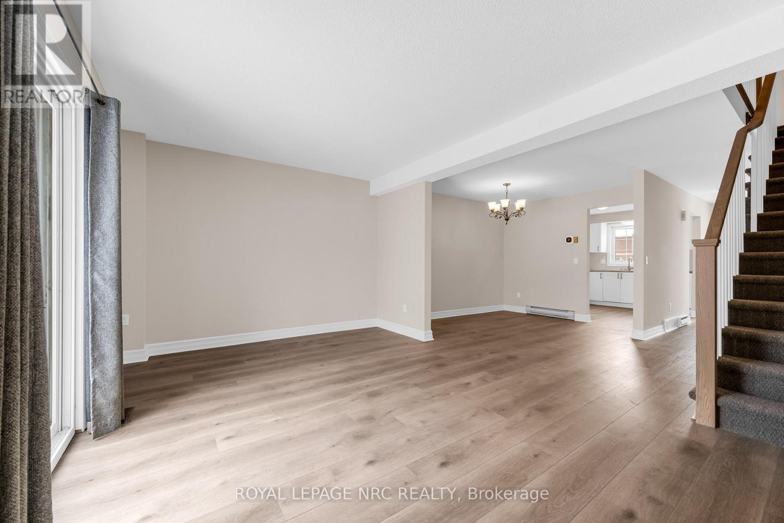 












20 - 110 SILVAN DRIVE

,
Welland (N. Welland),




Ontario
L3C6Z5

