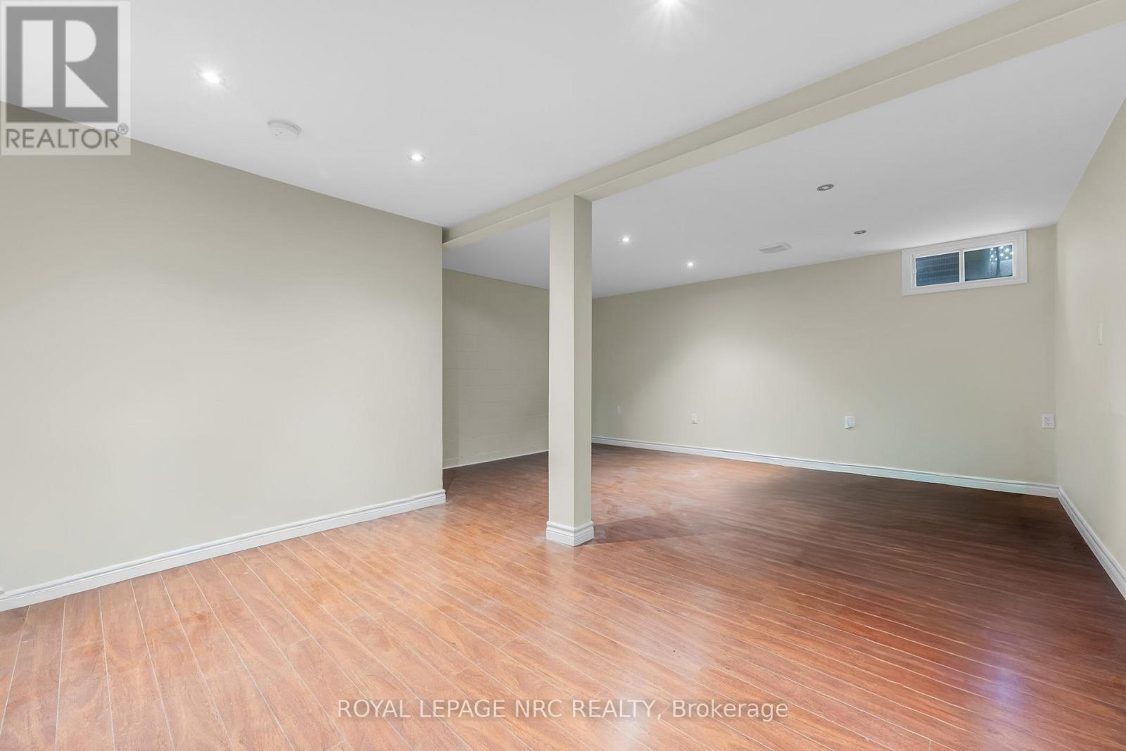 












20 - 110 SILVAN DRIVE

,
Welland (N. Welland),




Ontario
L3C6Z5

