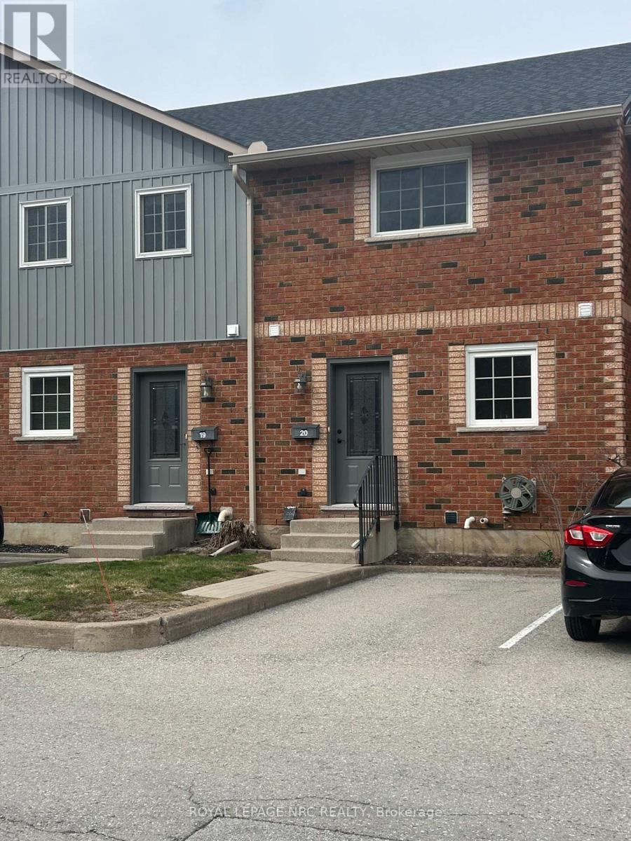 












20 - 110 SILVAN DRIVE

,
Welland (N. Welland),




Ontario
L3C6Z5

